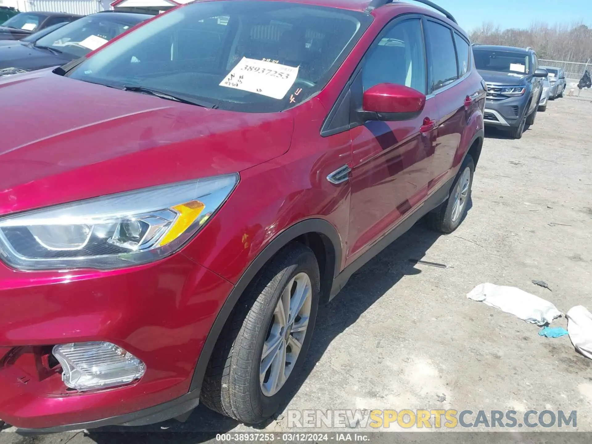 19 Photograph of a damaged car 1FMCU0HD1KUA67545 FORD ESCAPE 2019
