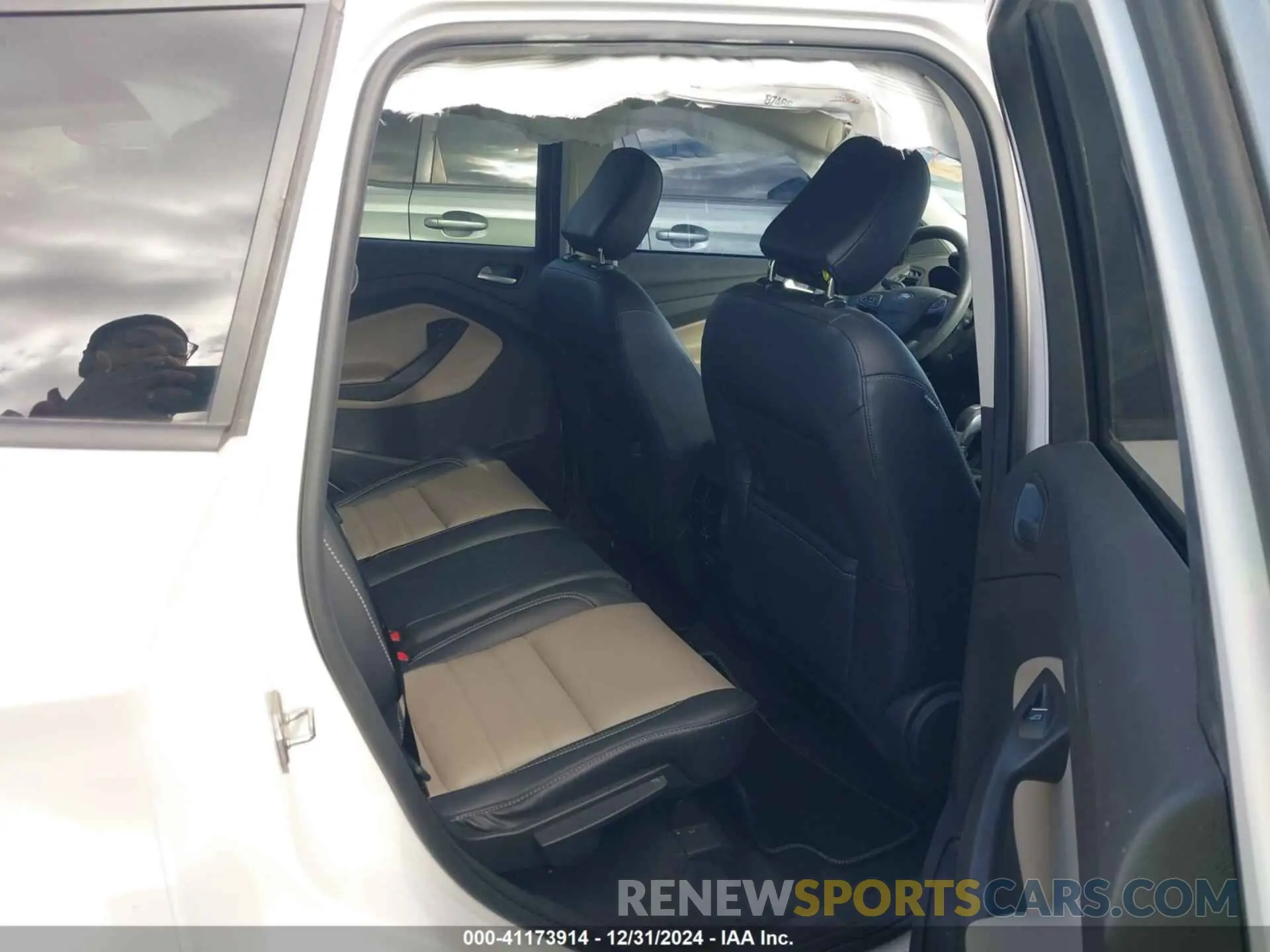 8 Фотография поврежденного автомобиля 1FMCU0HD1KUC52839 FORD ESCAPE 2019