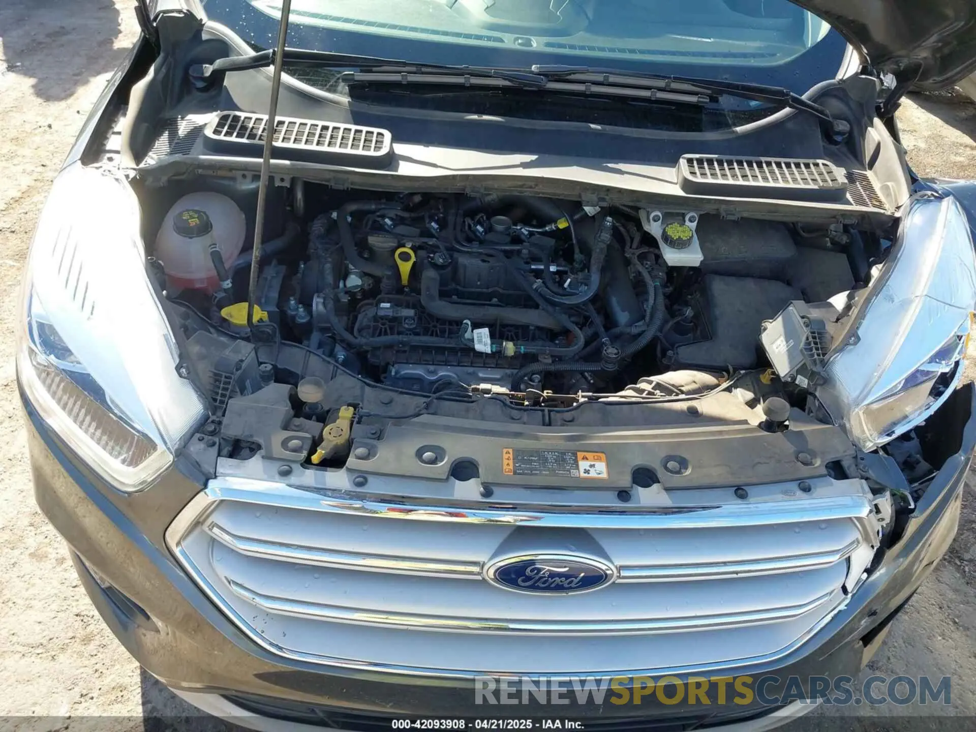 10 Photograph of a damaged car 1FMCU0HD2KUC52834 FORD ESCAPE 2019