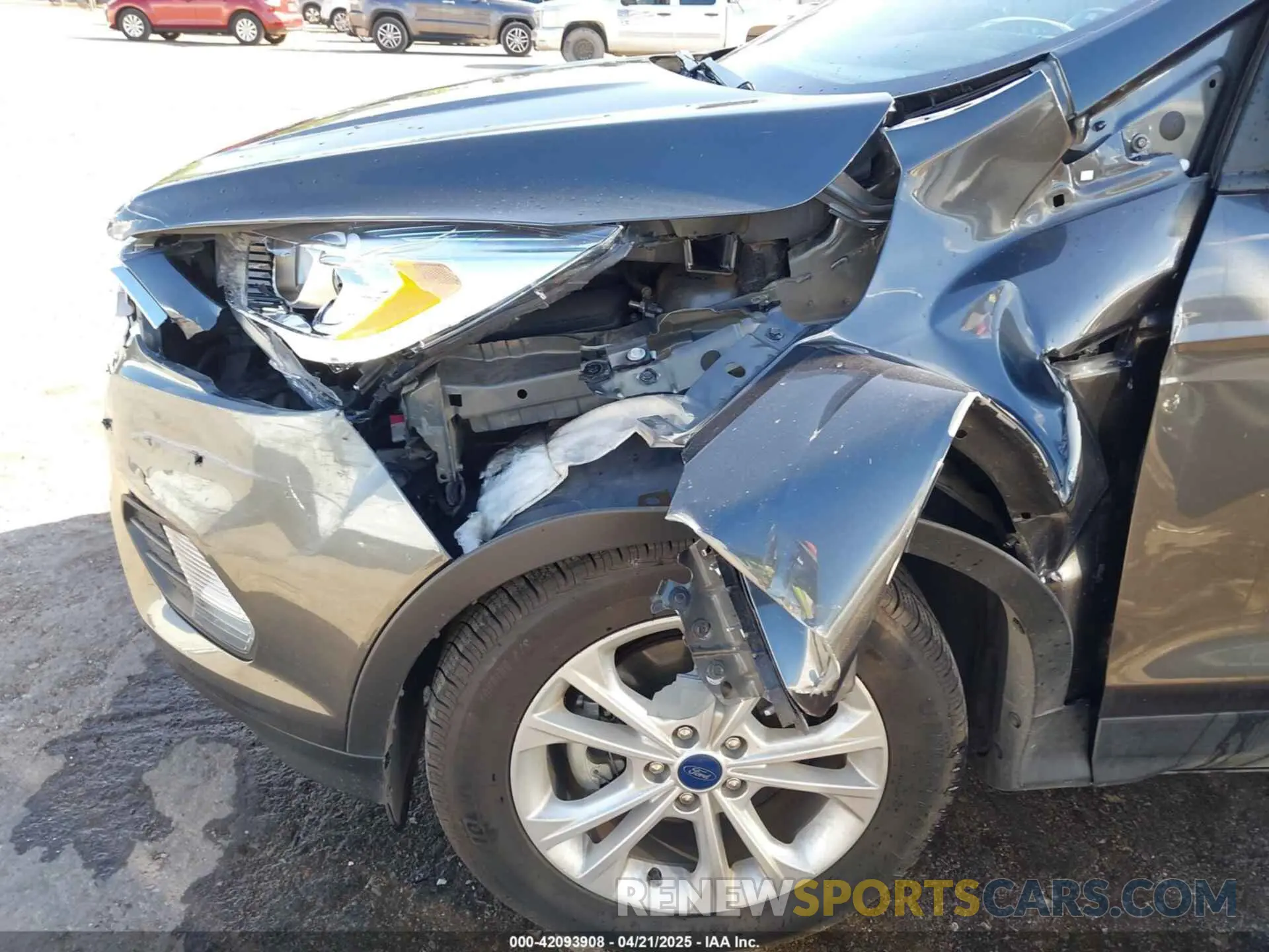 6 Photograph of a damaged car 1FMCU0HD2KUC52834 FORD ESCAPE 2019