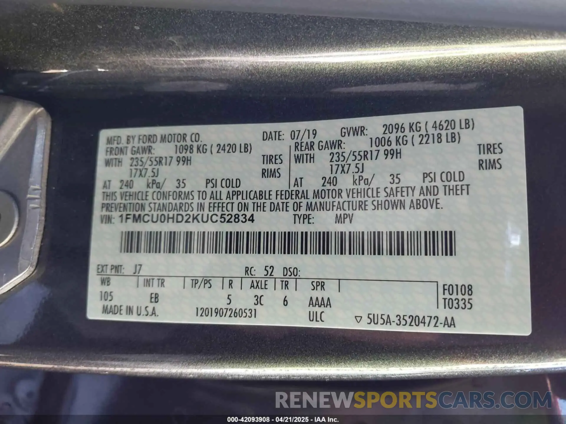 9 Photograph of a damaged car 1FMCU0HD2KUC52834 FORD ESCAPE 2019