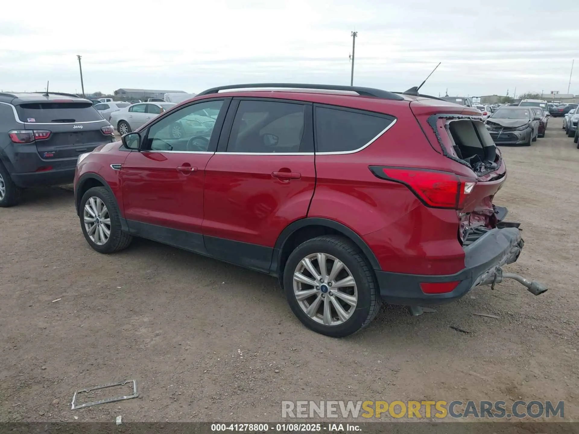 3 Фотография поврежденного автомобиля 1FMCU0HD3KUA18315 FORD ESCAPE 2019