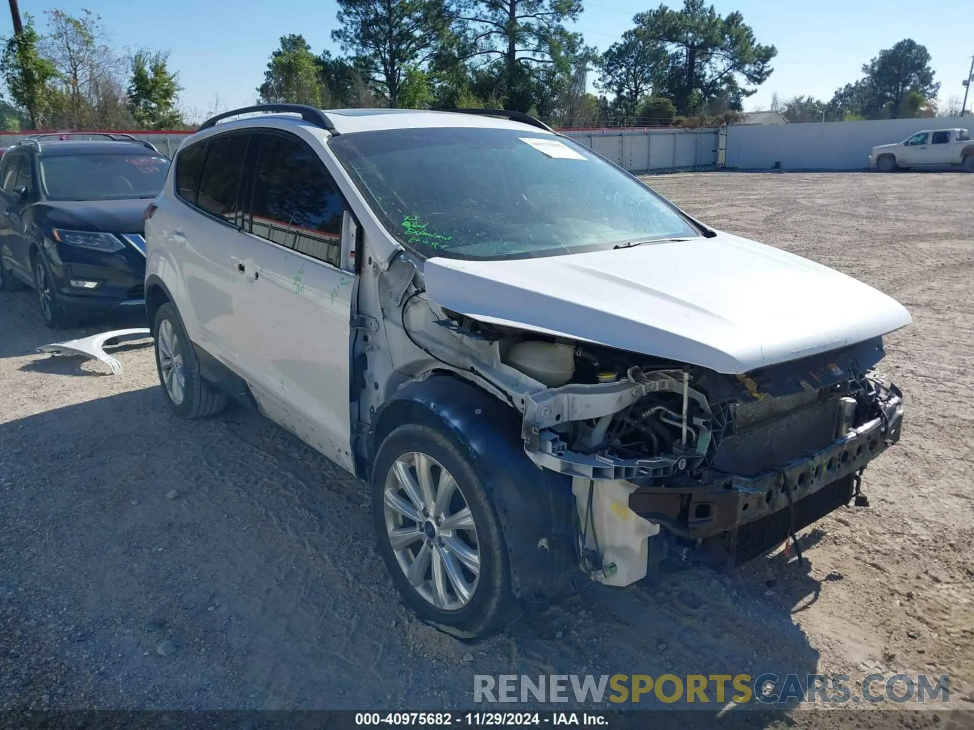 1 Фотография поврежденного автомобиля 1FMCU0HD3KUB94667 FORD ESCAPE 2019