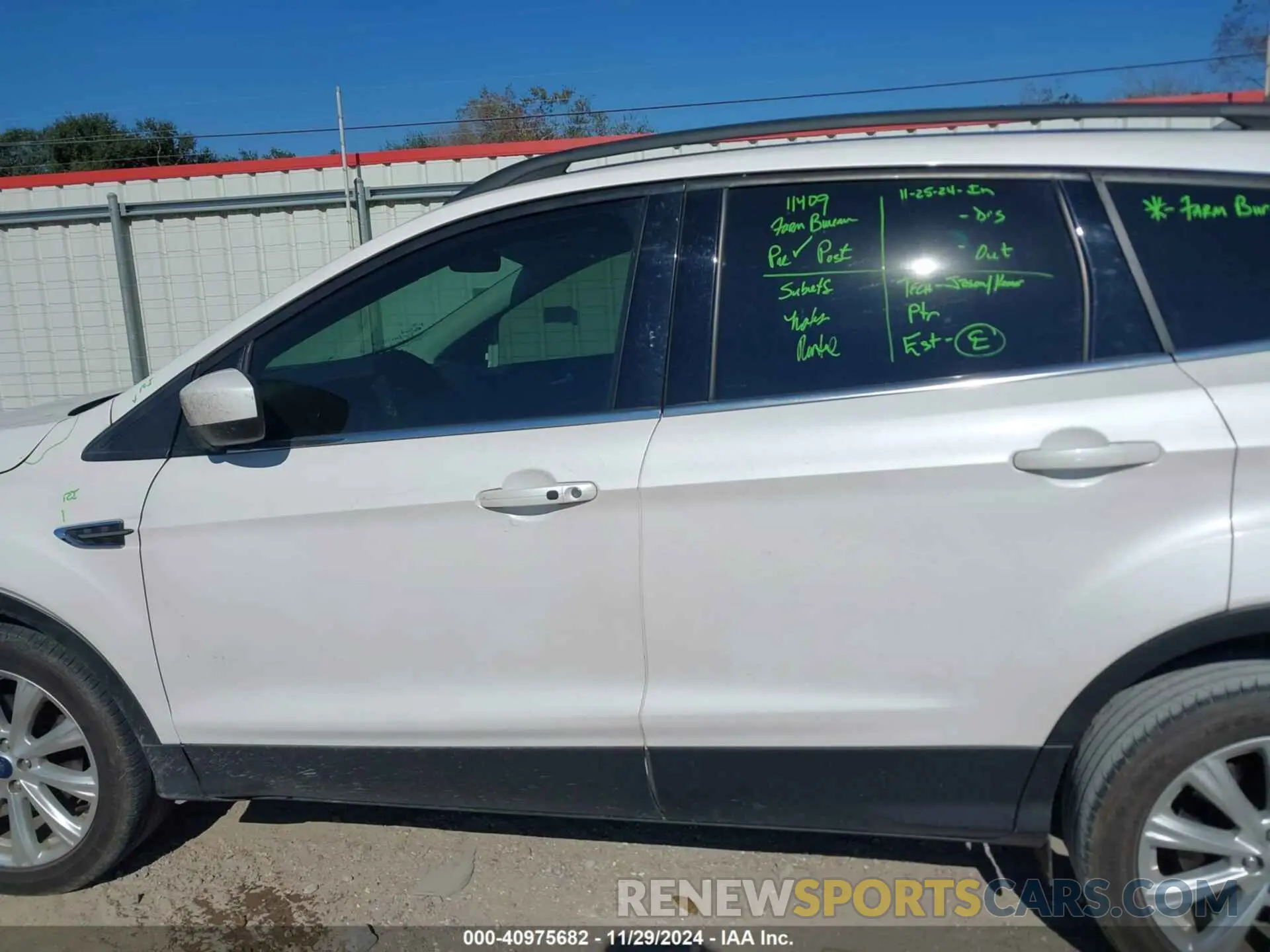 15 Фотография поврежденного автомобиля 1FMCU0HD3KUB94667 FORD ESCAPE 2019