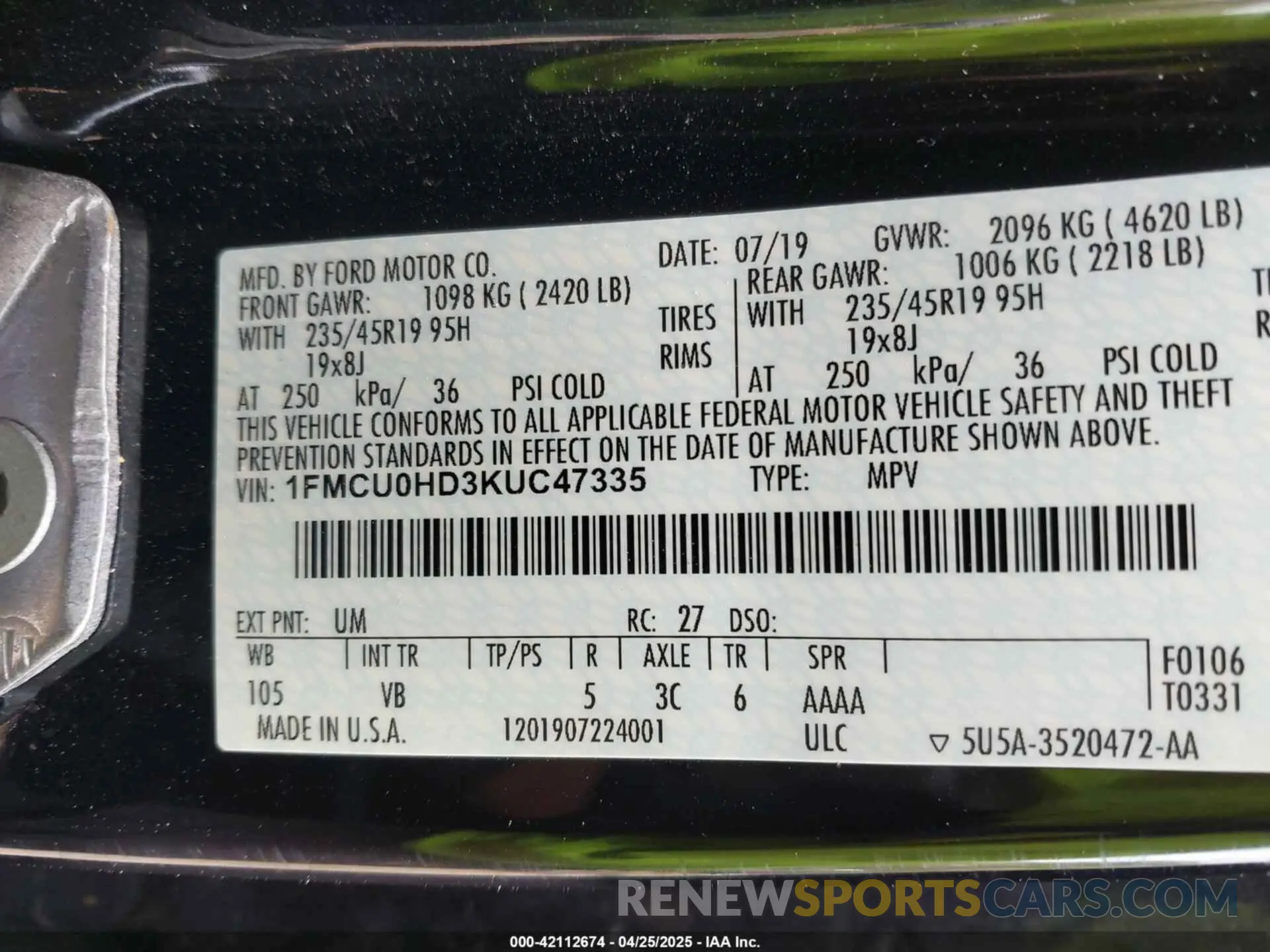 9 Photograph of a damaged car 1FMCU0HD3KUC47335 FORD ESCAPE 2019