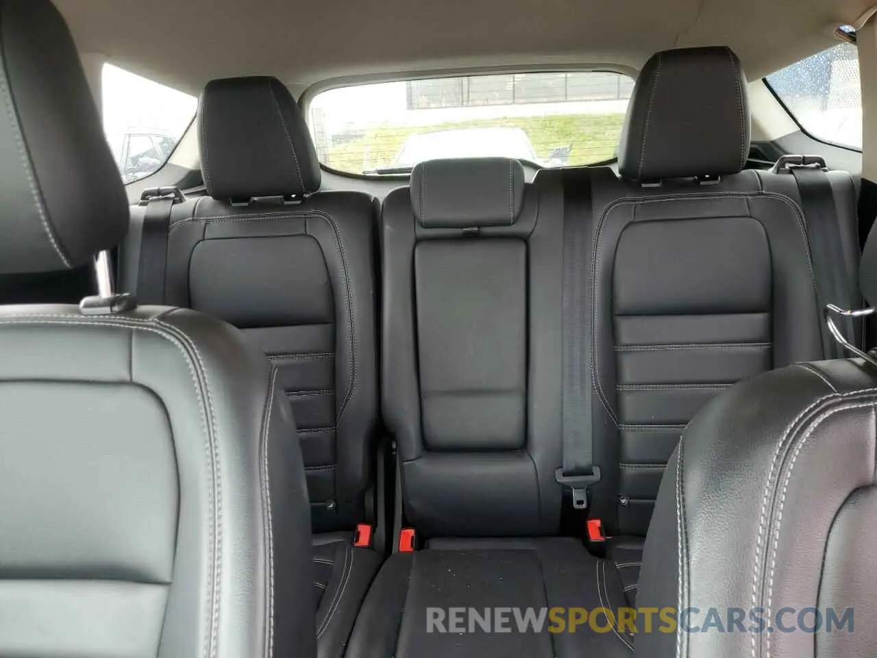 10 Фотография поврежденного автомобиля 1FMCU0HD4KUA97980 FORD ESCAPE 2019