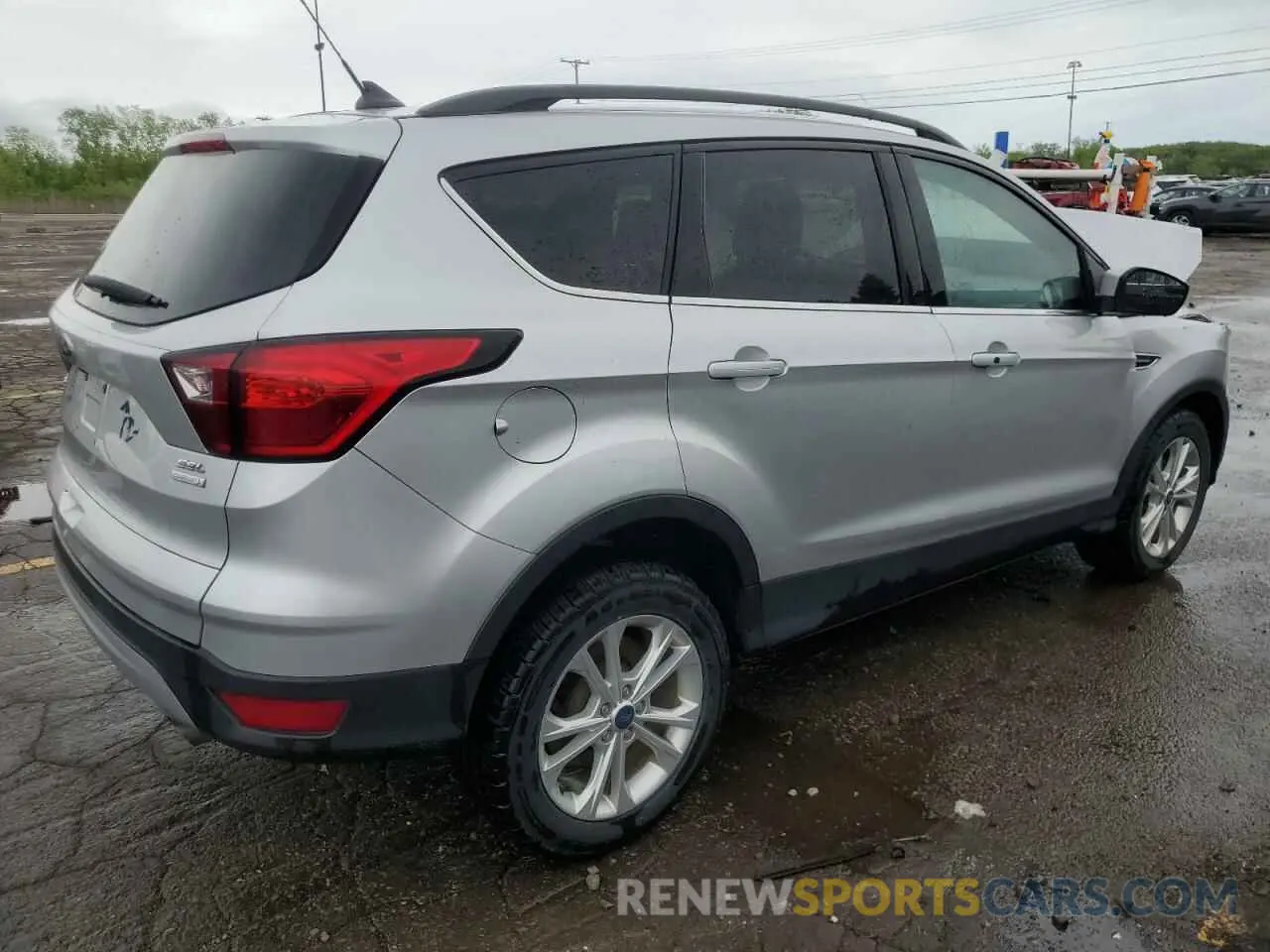 3 Фотография поврежденного автомобиля 1FMCU0HD4KUA97980 FORD ESCAPE 2019