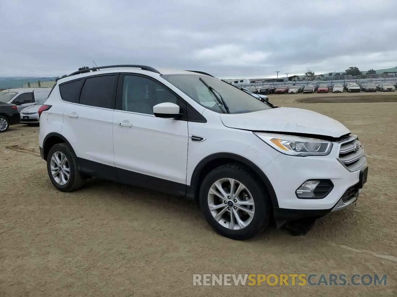 4 Photograph of a damaged car 1FMCU0HD4KUC31354 FORD ESCAPE 2019