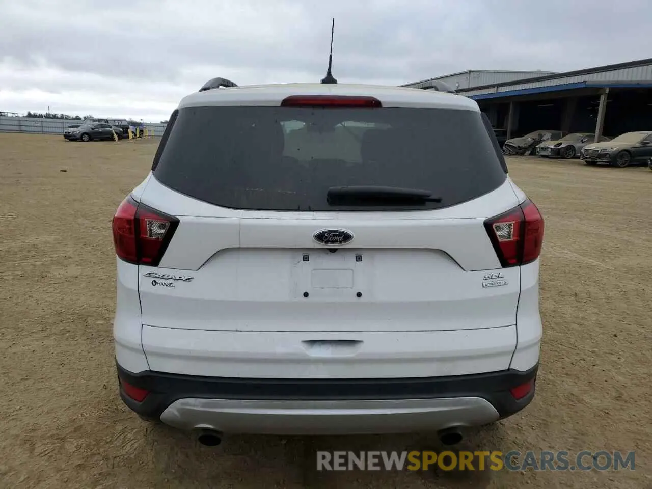 6 Photograph of a damaged car 1FMCU0HD4KUC31354 FORD ESCAPE 2019