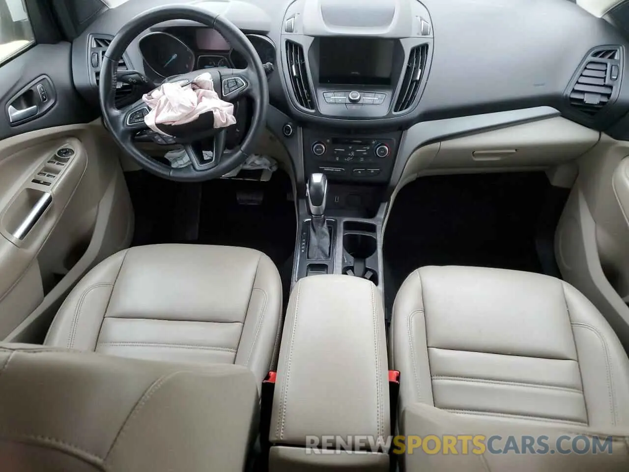 8 Photograph of a damaged car 1FMCU0HD4KUC31354 FORD ESCAPE 2019