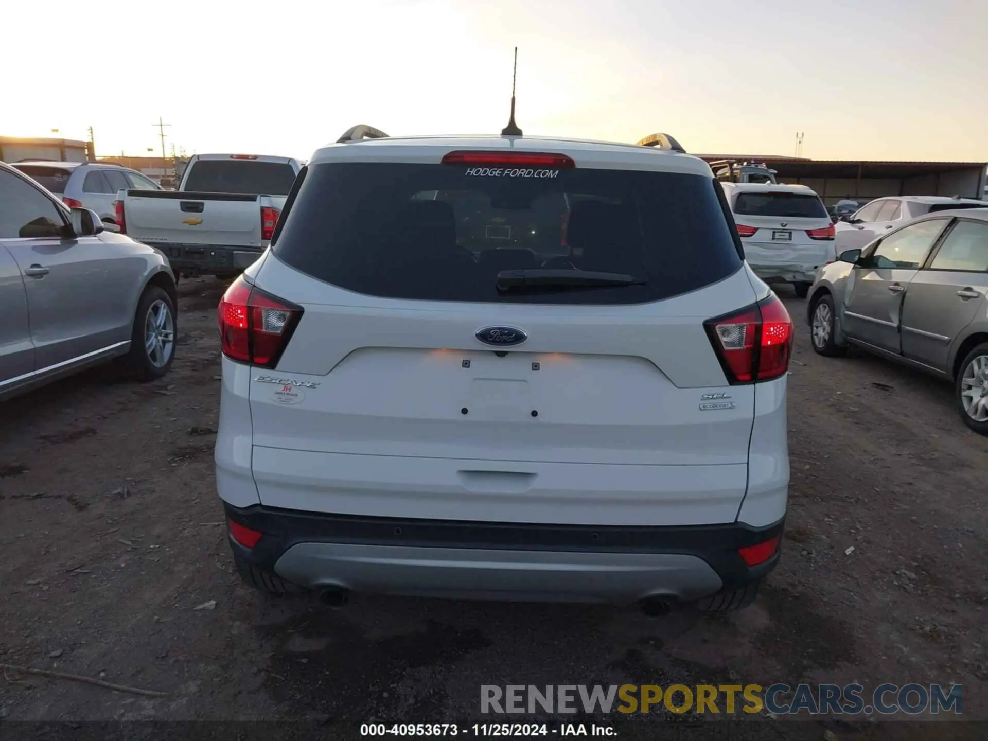 16 Photograph of a damaged car 1FMCU0HD6KUB01222 FORD ESCAPE 2019