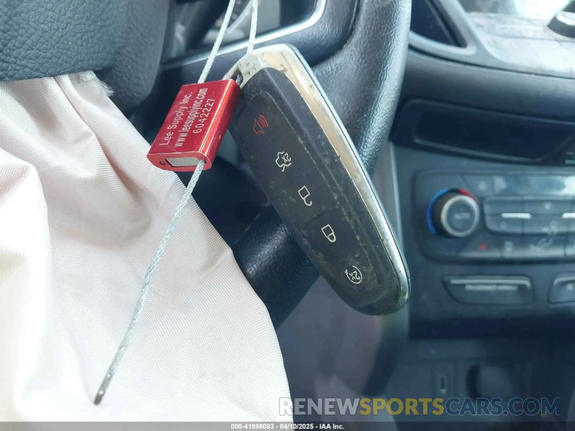 11 Photograph of a damaged car 1FMCU0HD7KUA49521 FORD ESCAPE 2019