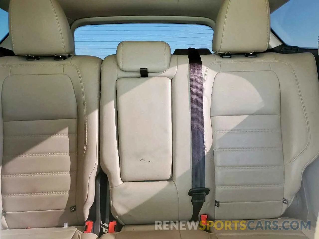 10 Photograph of a damaged car 1FMCU0HD7KUA99643 FORD ESCAPE 2019