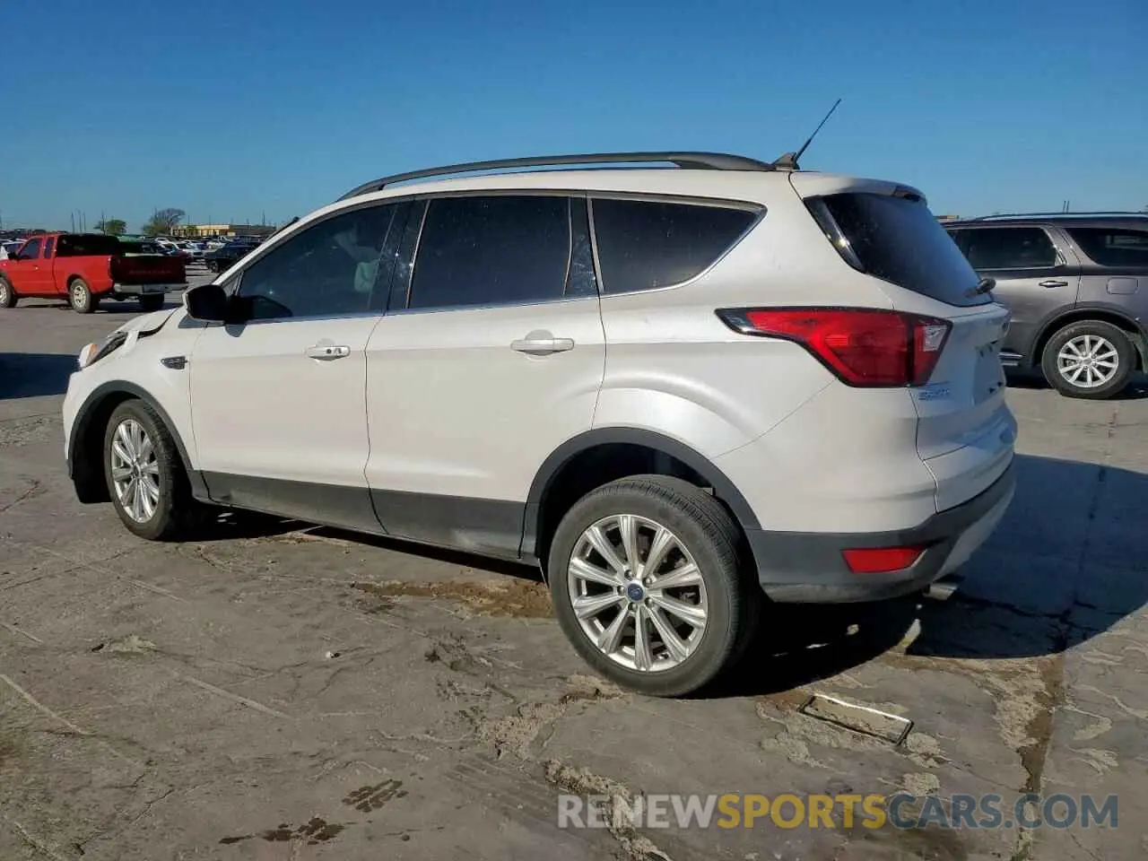 2 Photograph of a damaged car 1FMCU0HD7KUA99643 FORD ESCAPE 2019
