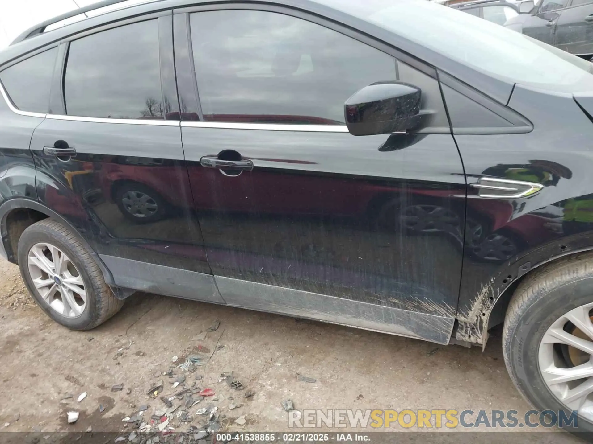 14 Photograph of a damaged car 1FMCU0HD7KUB00659 FORD ESCAPE 2019