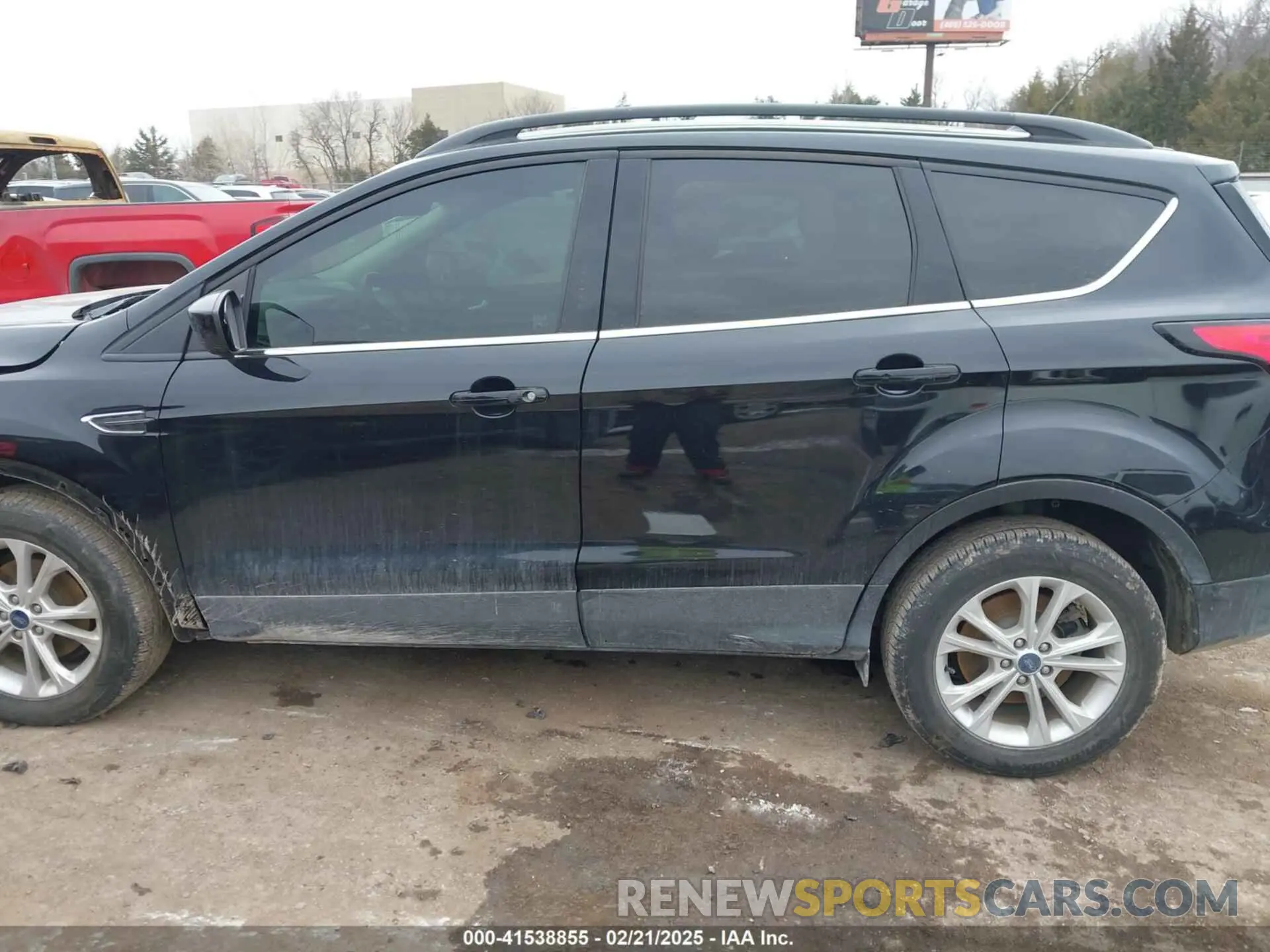 15 Photograph of a damaged car 1FMCU0HD7KUB00659 FORD ESCAPE 2019
