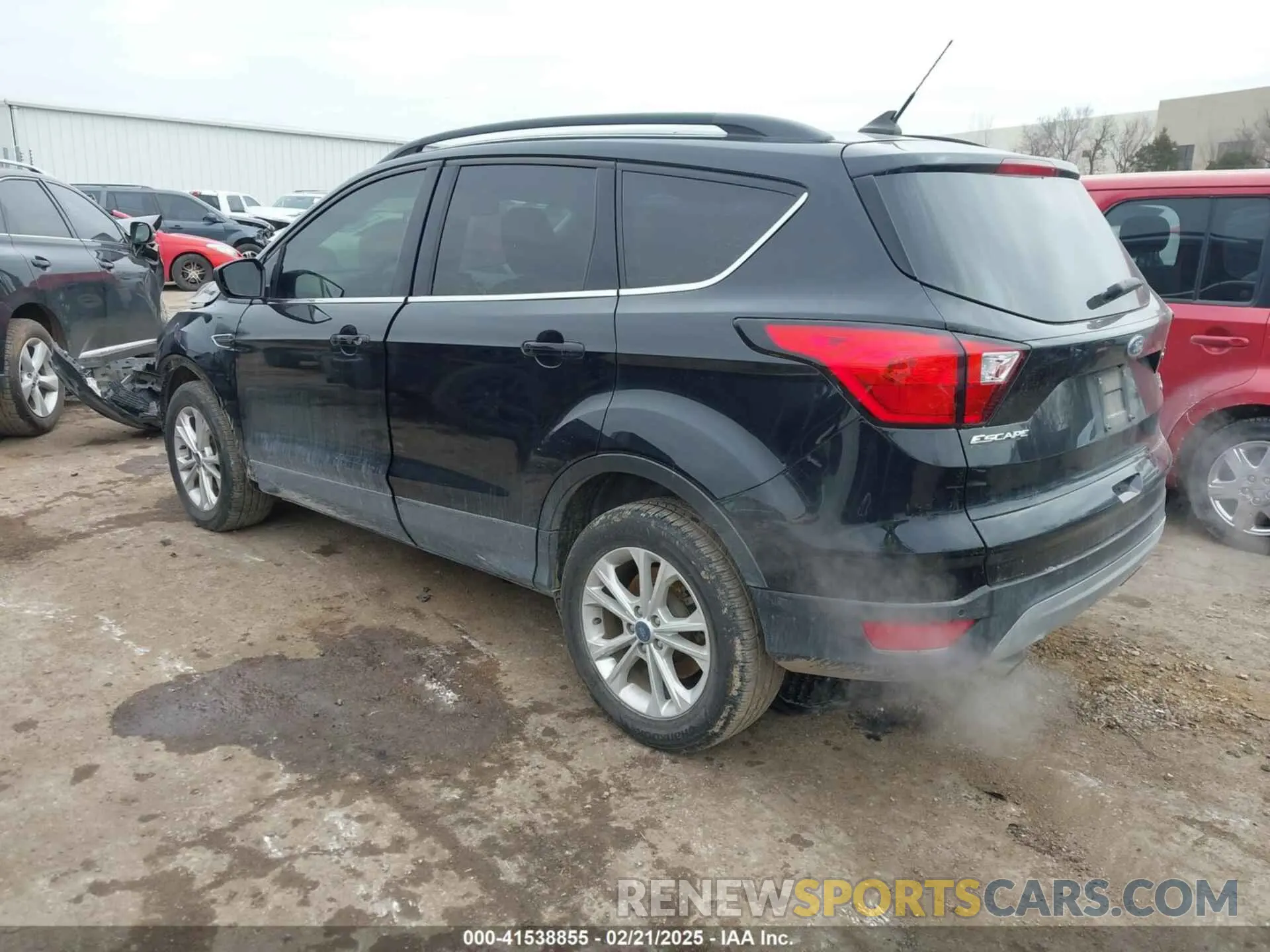 3 Photograph of a damaged car 1FMCU0HD7KUB00659 FORD ESCAPE 2019