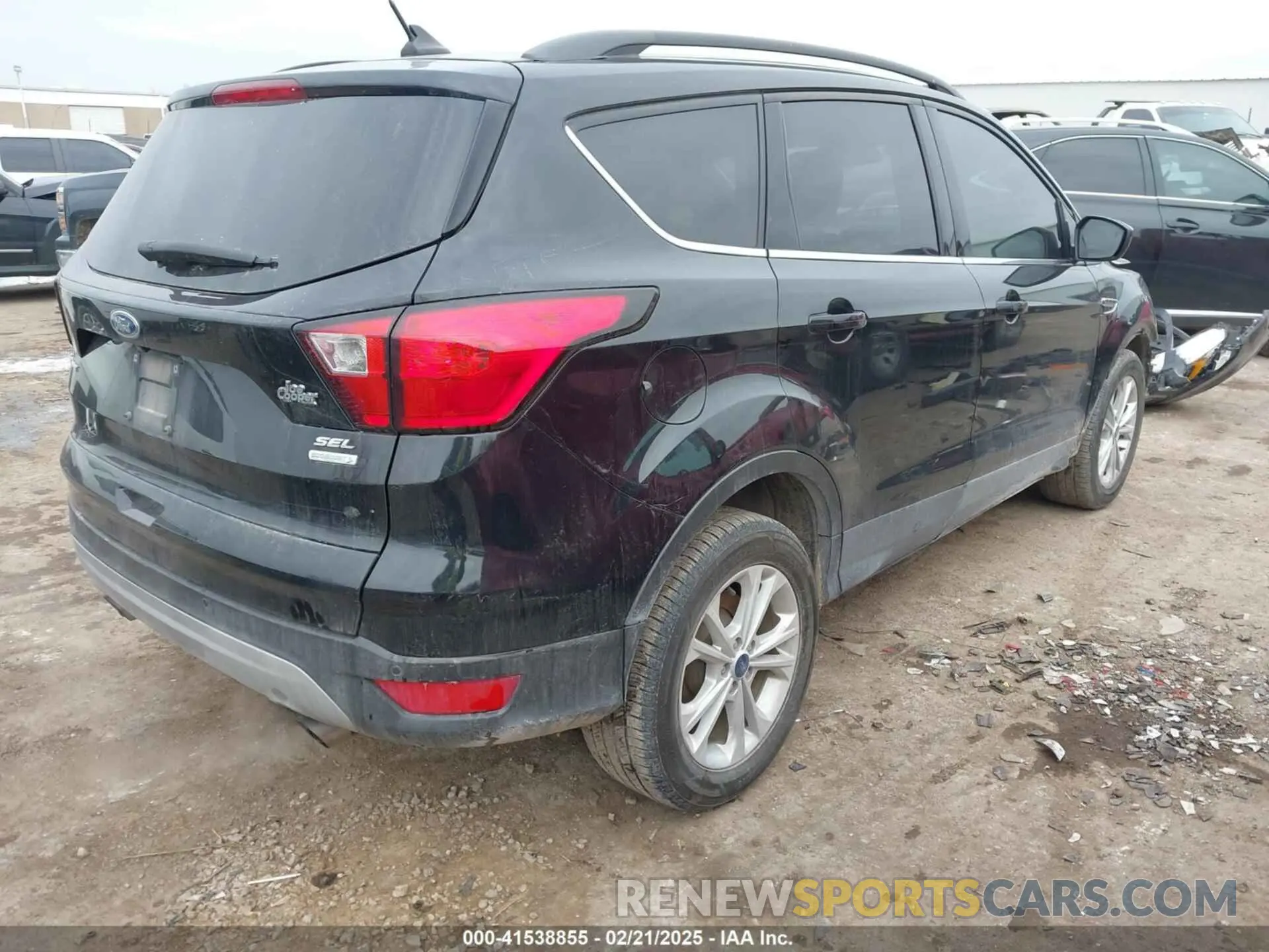 4 Photograph of a damaged car 1FMCU0HD7KUB00659 FORD ESCAPE 2019