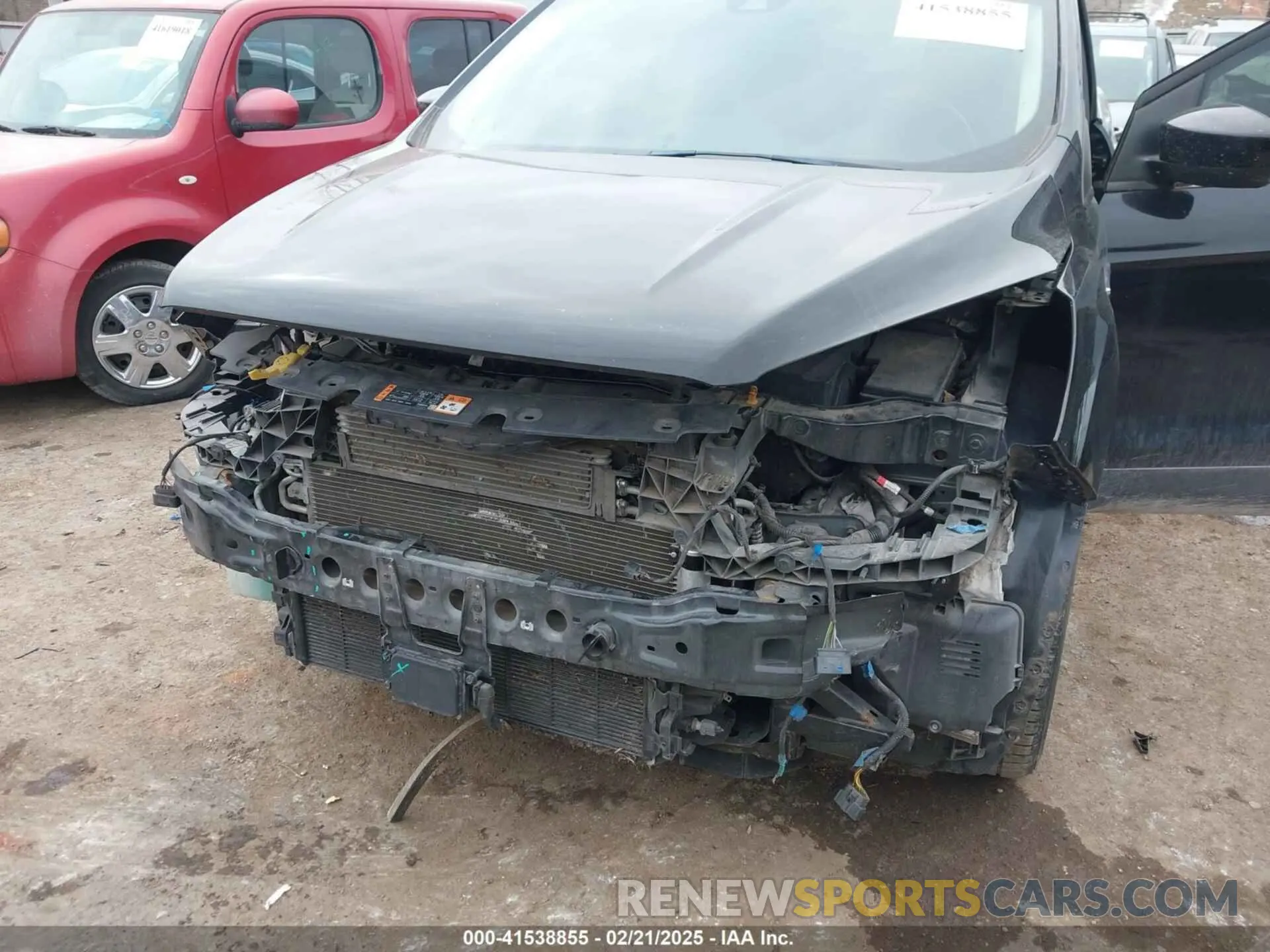 6 Photograph of a damaged car 1FMCU0HD7KUB00659 FORD ESCAPE 2019