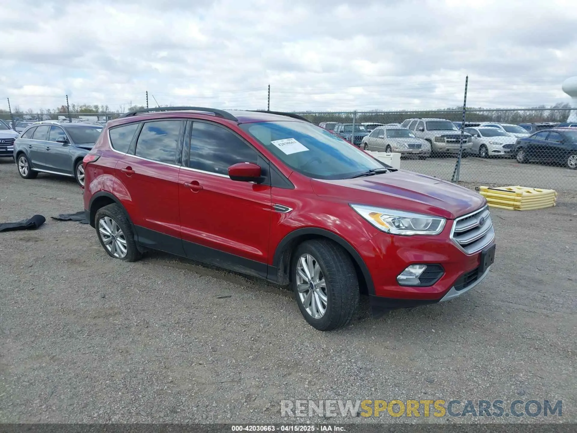 1 Фотография поврежденного автомобиля 1FMCU0HD7KUB50333 FORD ESCAPE 2019