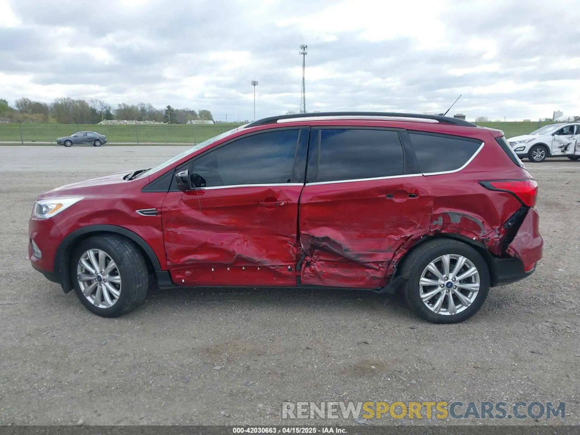 14 Фотография поврежденного автомобиля 1FMCU0HD7KUB50333 FORD ESCAPE 2019
