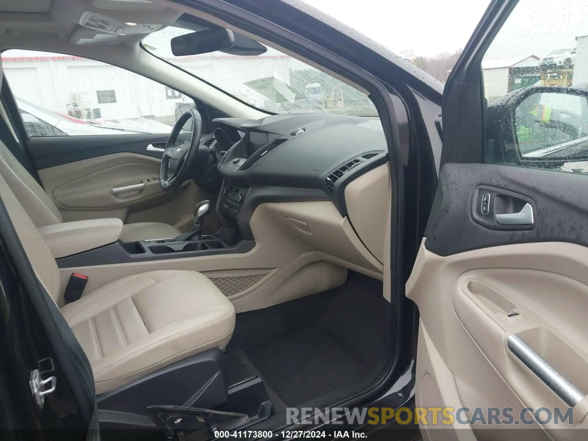 5 Фотография поврежденного автомобиля 1FMCU0HD7KUB74597 FORD ESCAPE 2019