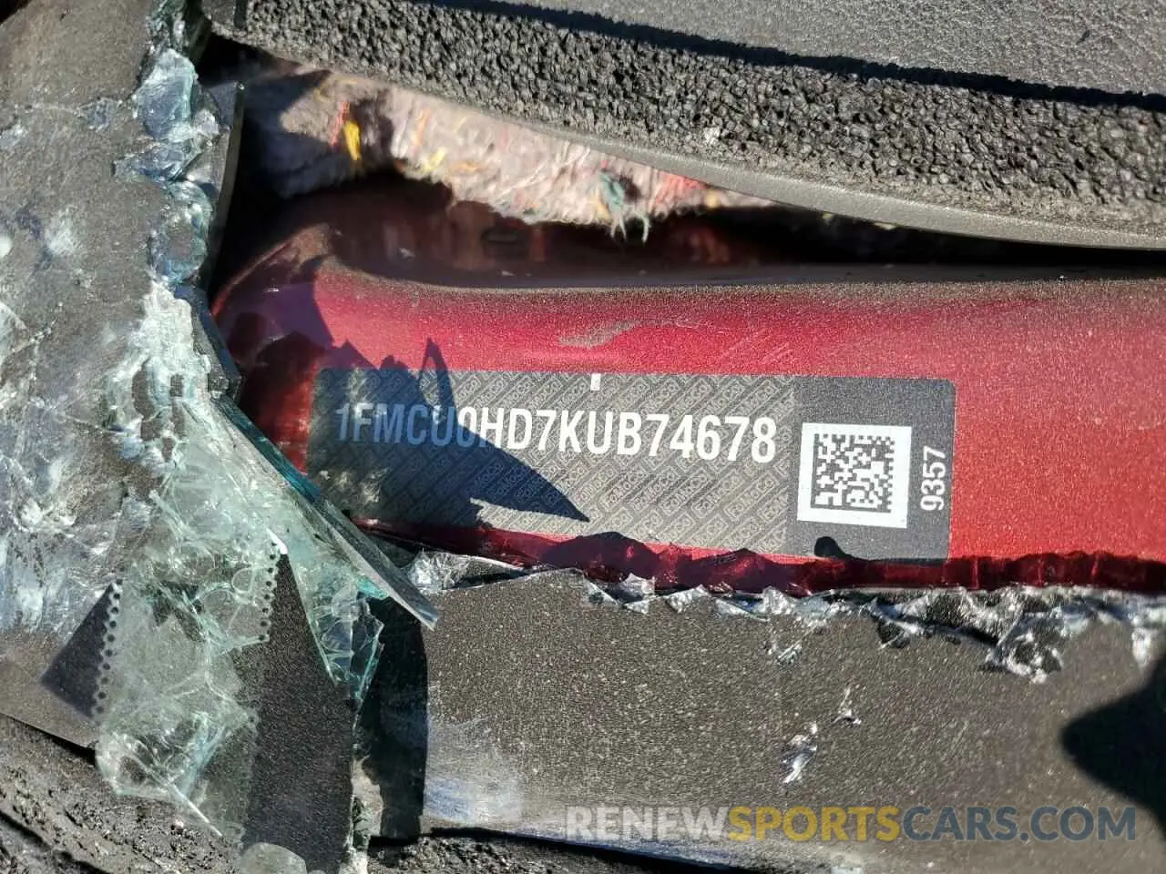 13 Photograph of a damaged car 1FMCU0HD7KUB74678 FORD ESCAPE 2019