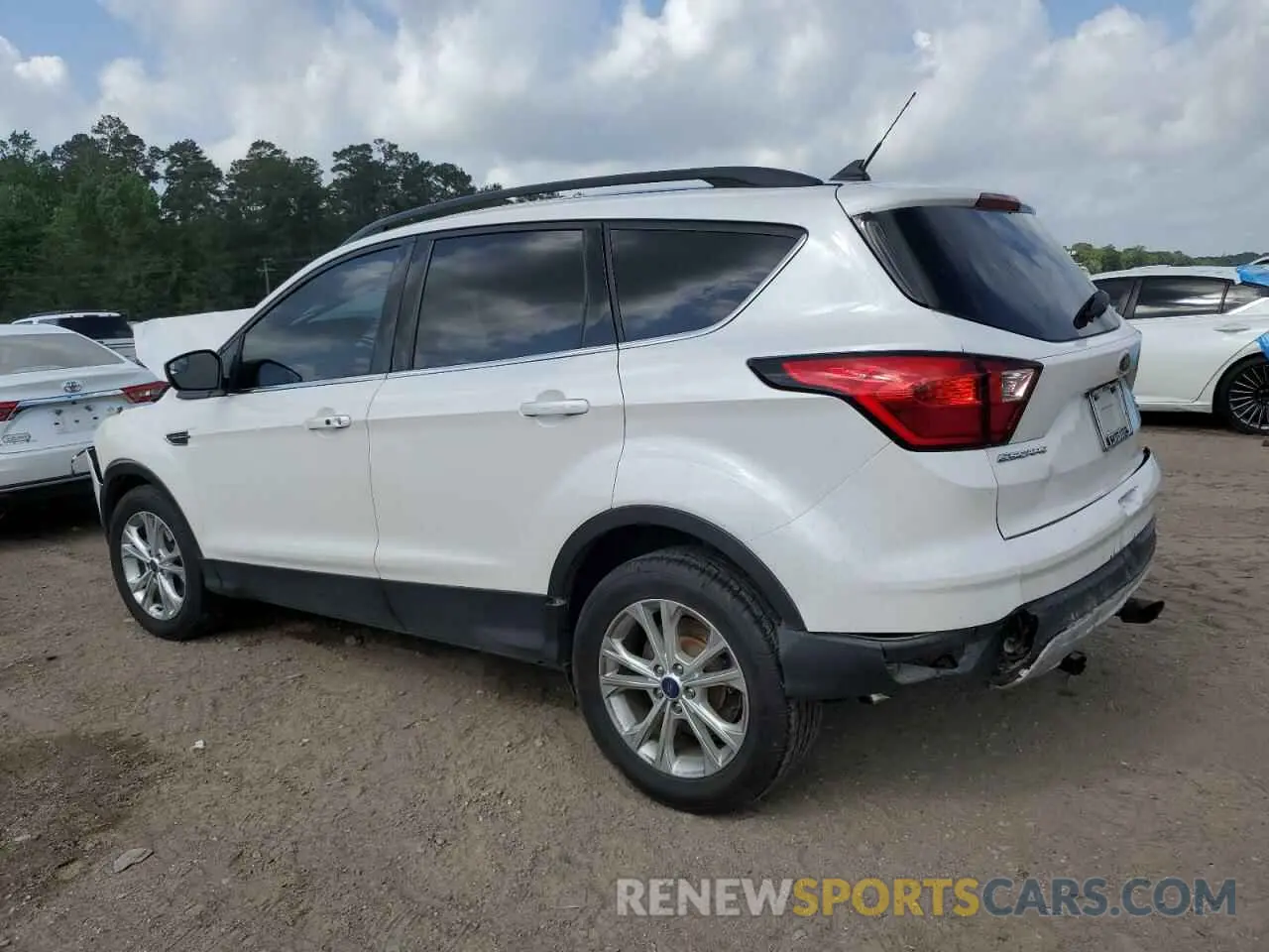 2 Photograph of a damaged car 1FMCU0HD7KUB75152 FORD ESCAPE 2019