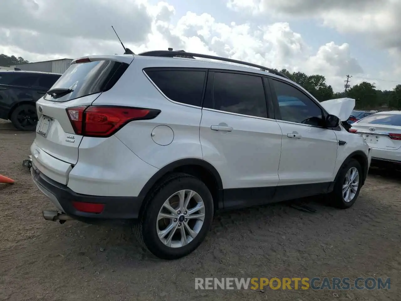 3 Photograph of a damaged car 1FMCU0HD7KUB75152 FORD ESCAPE 2019
