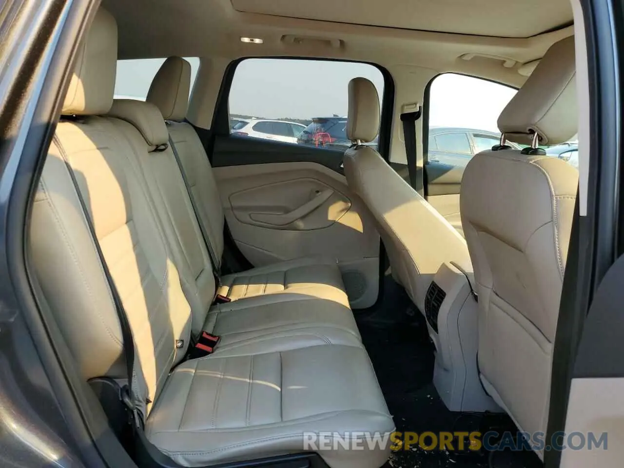 11 Photograph of a damaged car 1FMCU0HD7KUB84563 FORD ESCAPE 2019