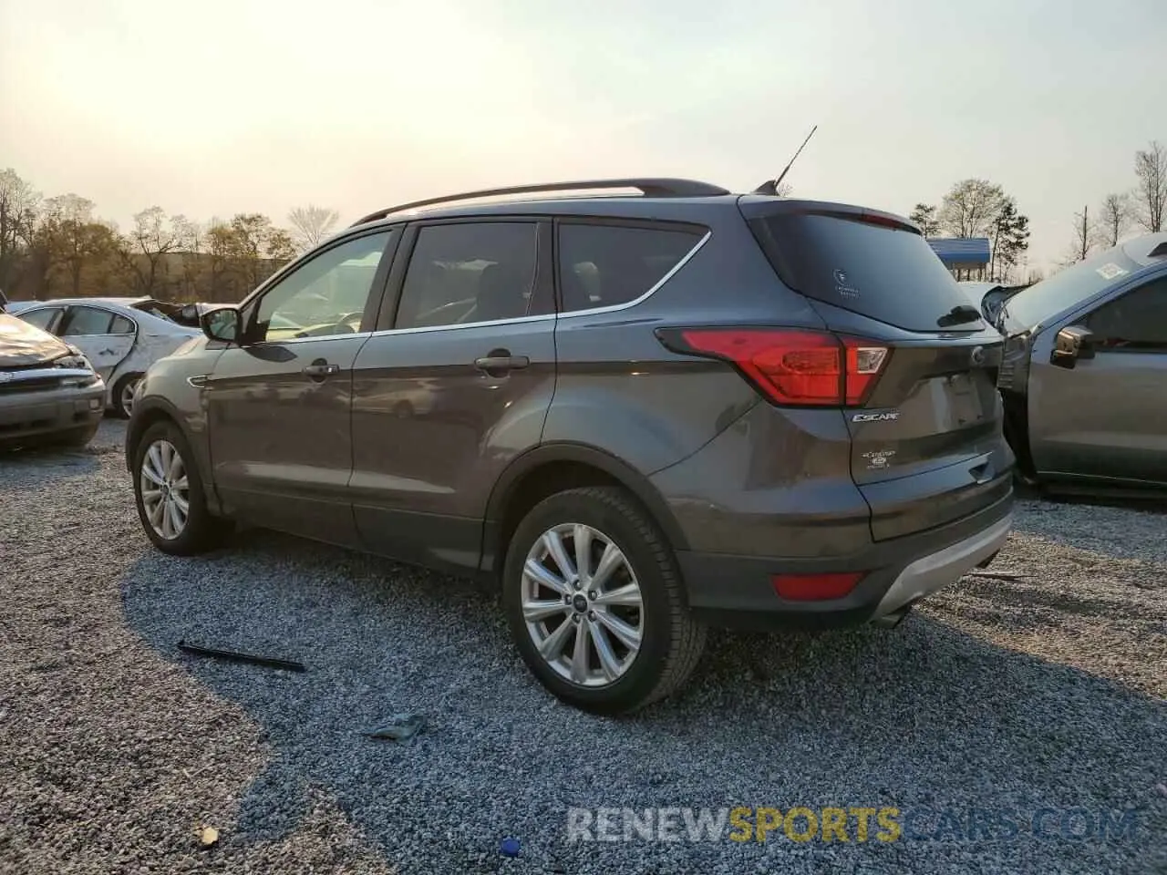 2 Photograph of a damaged car 1FMCU0HD7KUB84563 FORD ESCAPE 2019