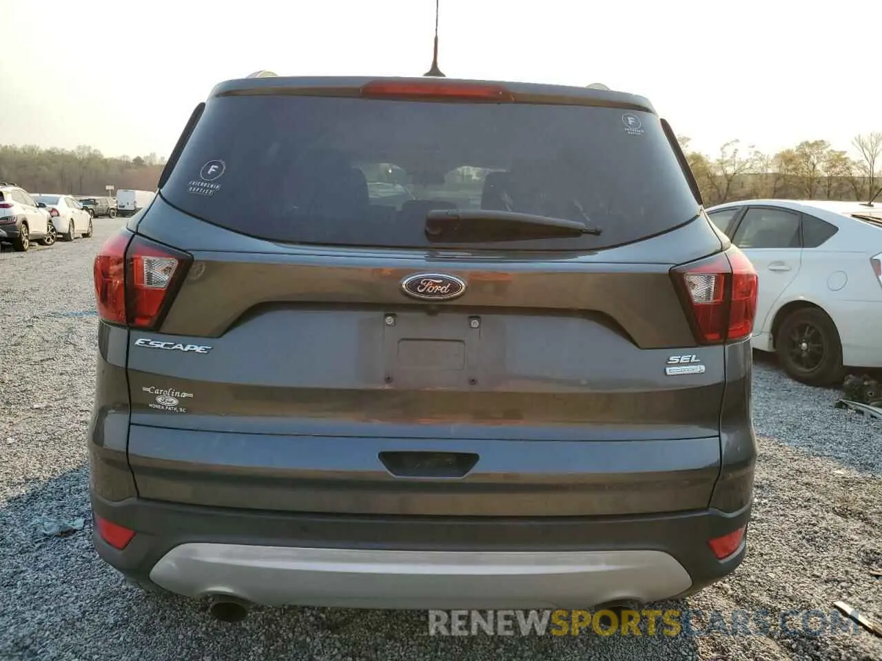 6 Photograph of a damaged car 1FMCU0HD7KUB84563 FORD ESCAPE 2019