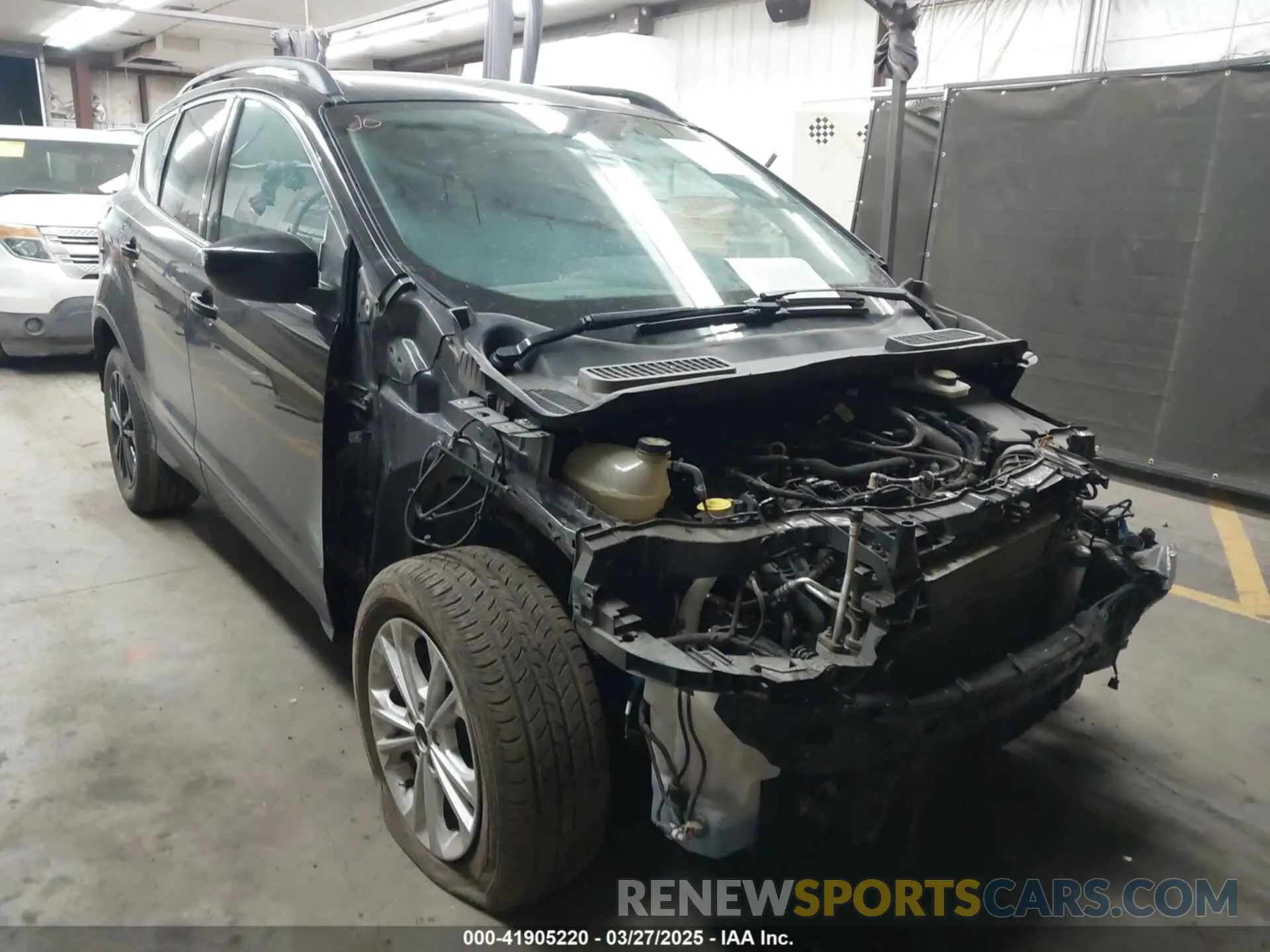 1 Фотография поврежденного автомобиля 1FMCU0HD7KUC08084 FORD ESCAPE 2019