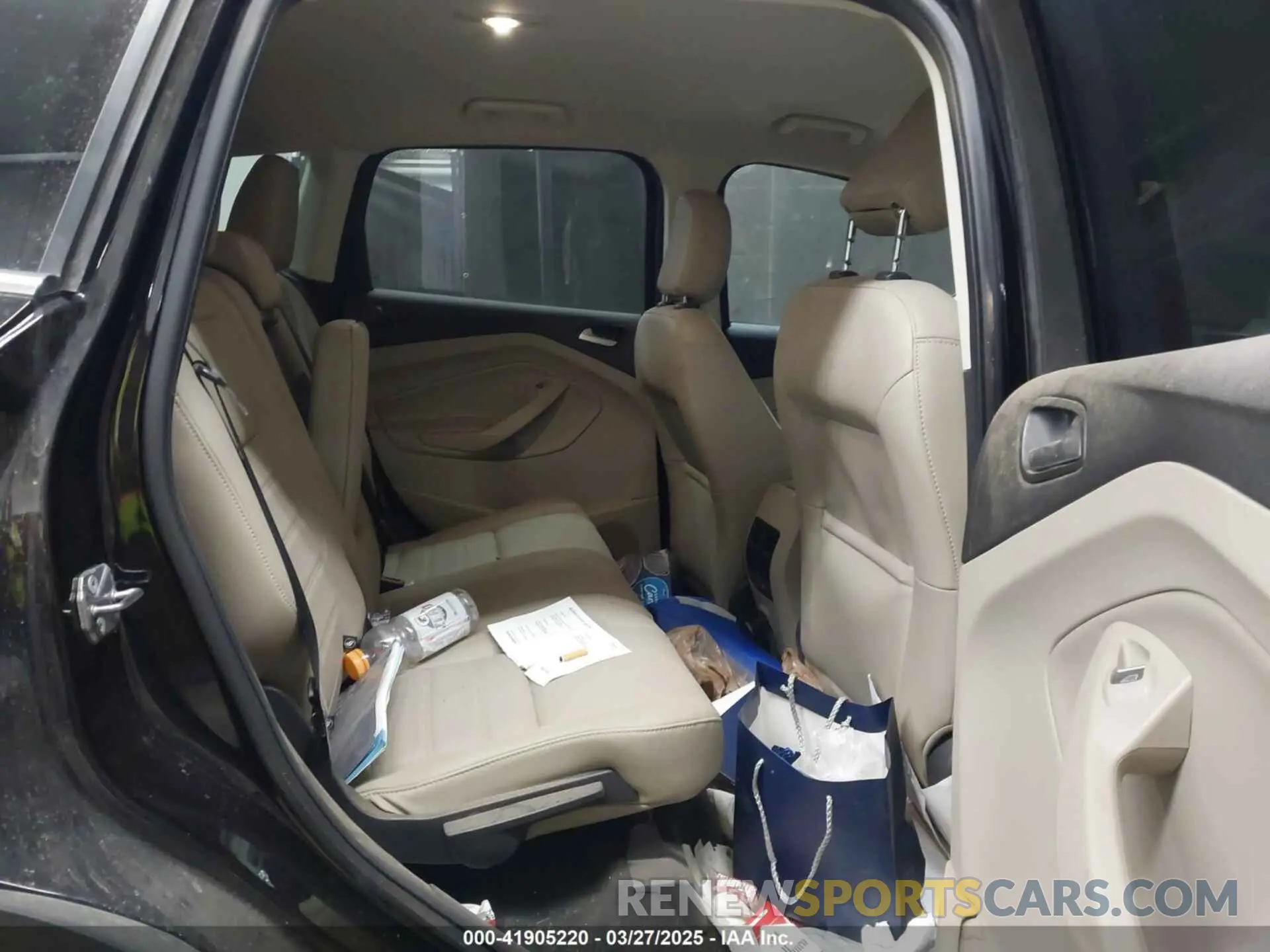 8 Фотография поврежденного автомобиля 1FMCU0HD7KUC08084 FORD ESCAPE 2019
