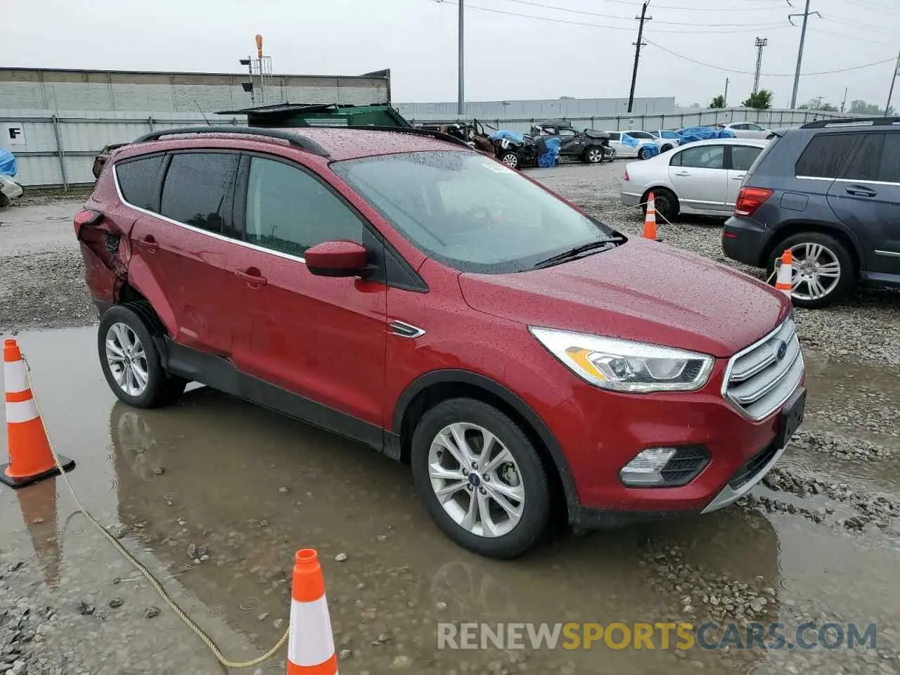 4 Photograph of a damaged car 1FMCU0HD8KUB53967 FORD ESCAPE 2019