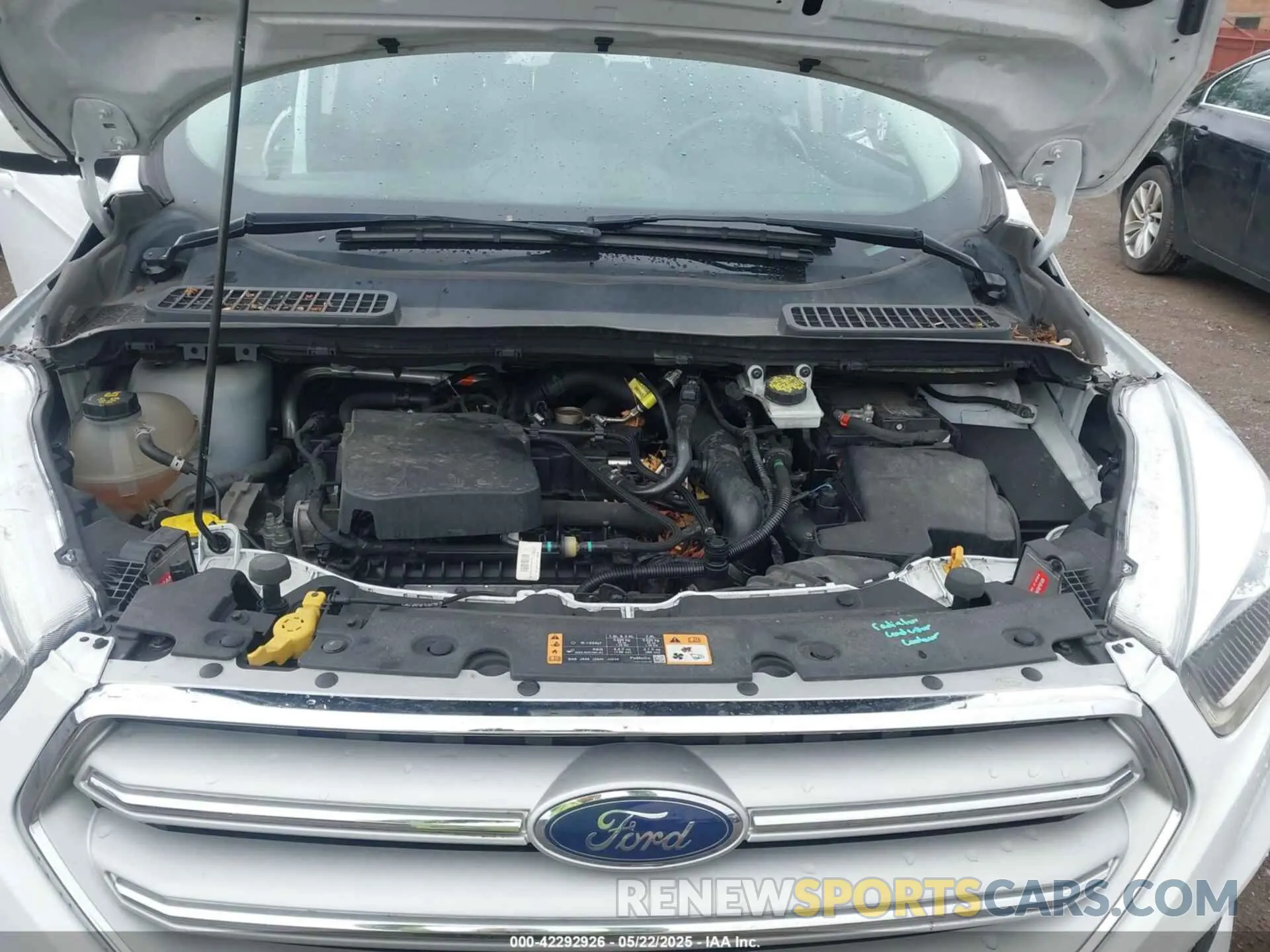10 Photograph of a damaged car 1FMCU0HDXKUA77863 FORD ESCAPE 2019