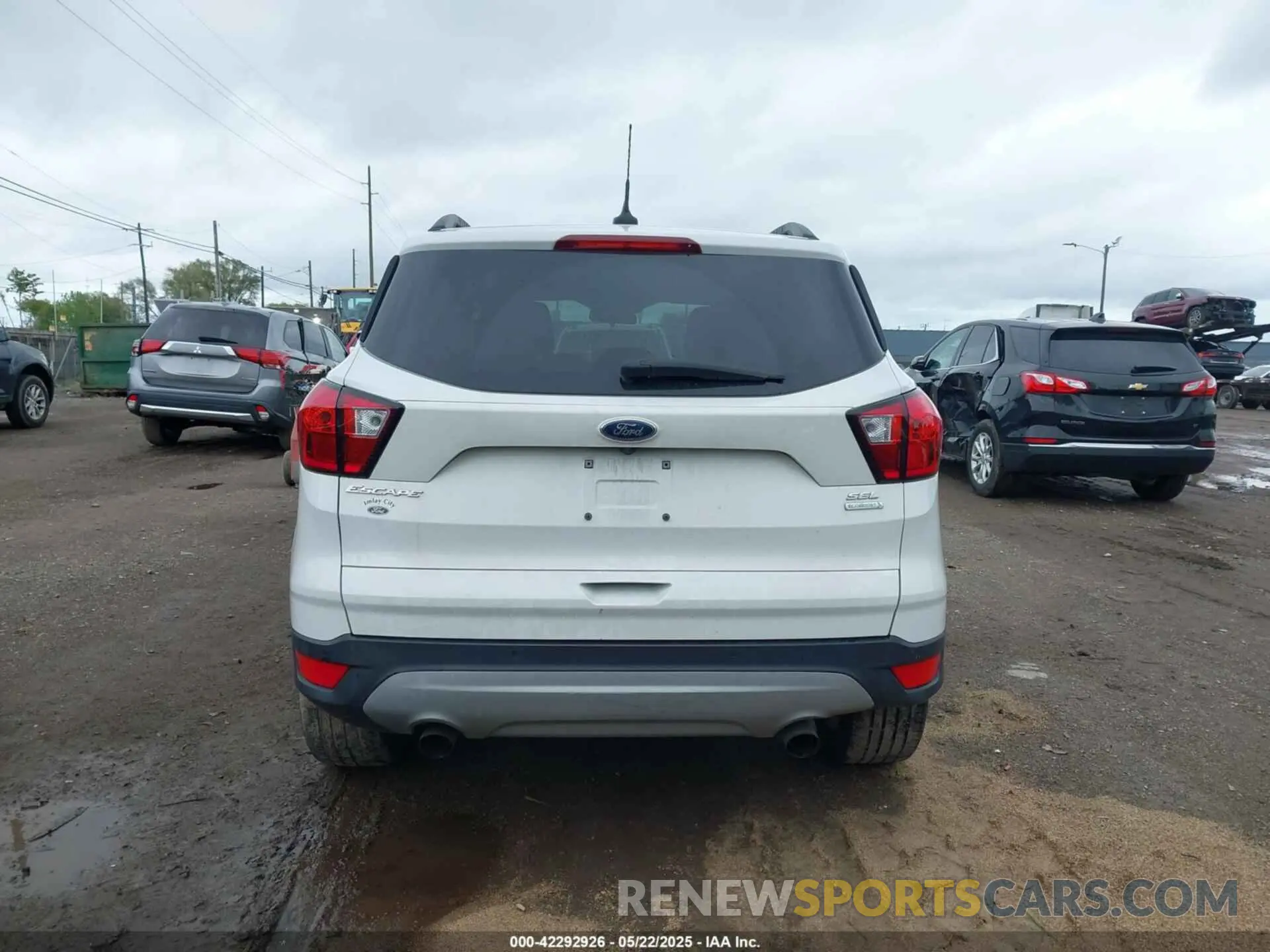 16 Photograph of a damaged car 1FMCU0HDXKUA77863 FORD ESCAPE 2019