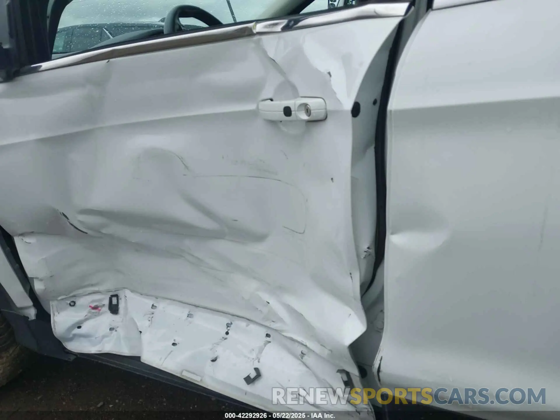 9 Photograph of a damaged car 1FMCU0HDXKUA77863 FORD ESCAPE 2019