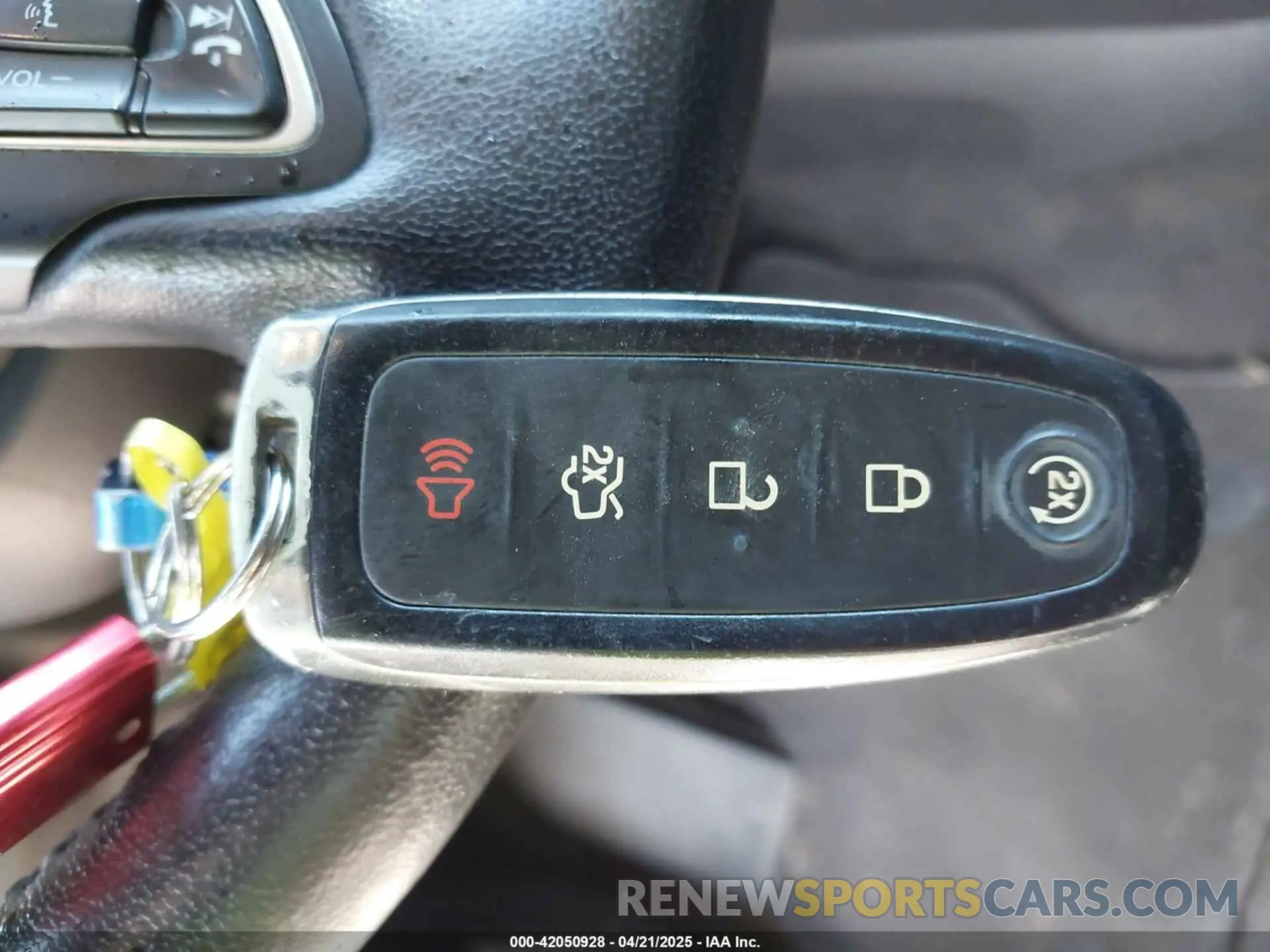 11 Photograph of a damaged car 1FMCU0HDXKUC08077 FORD ESCAPE 2019