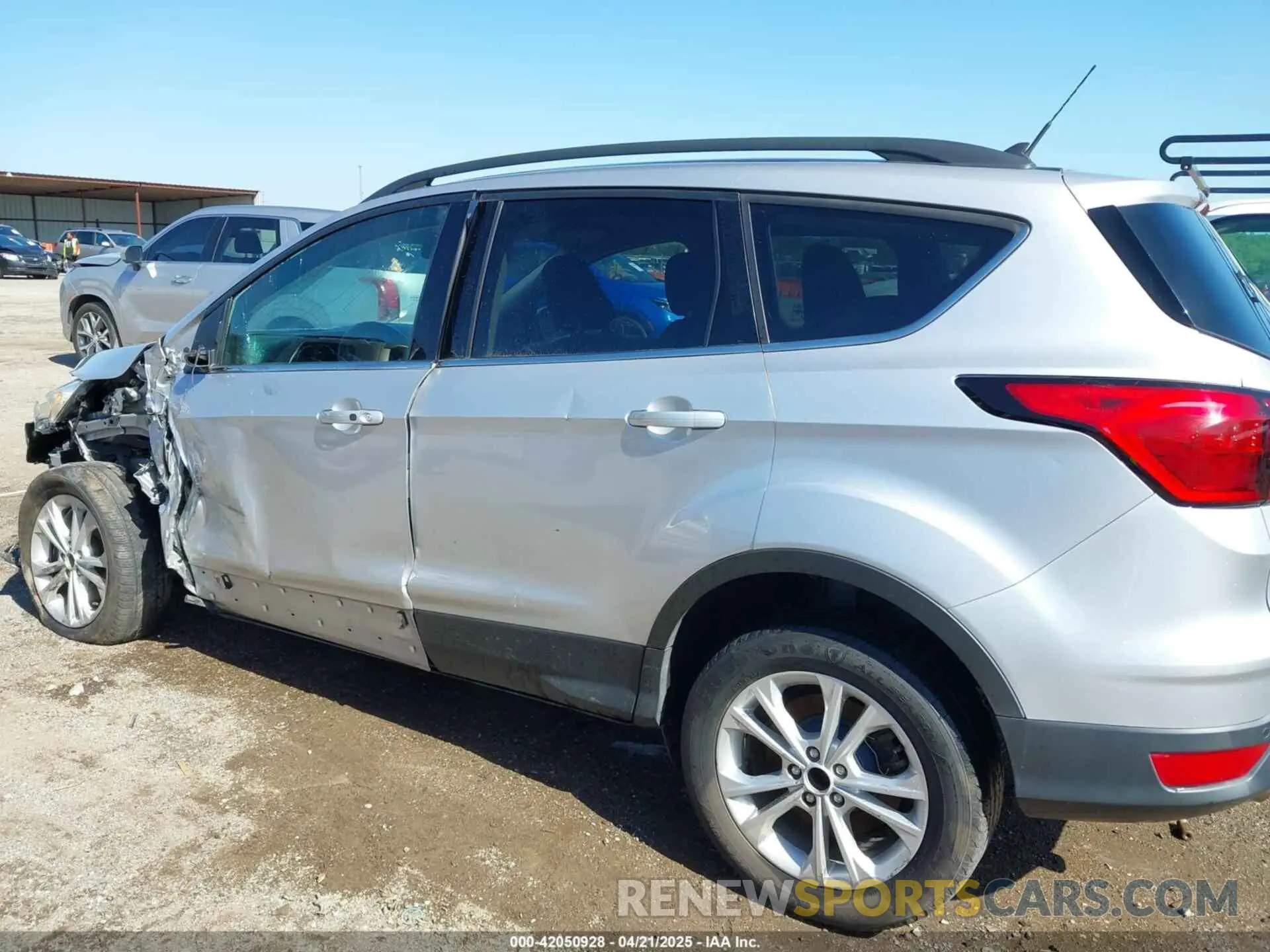 14 Photograph of a damaged car 1FMCU0HDXKUC08077 FORD ESCAPE 2019