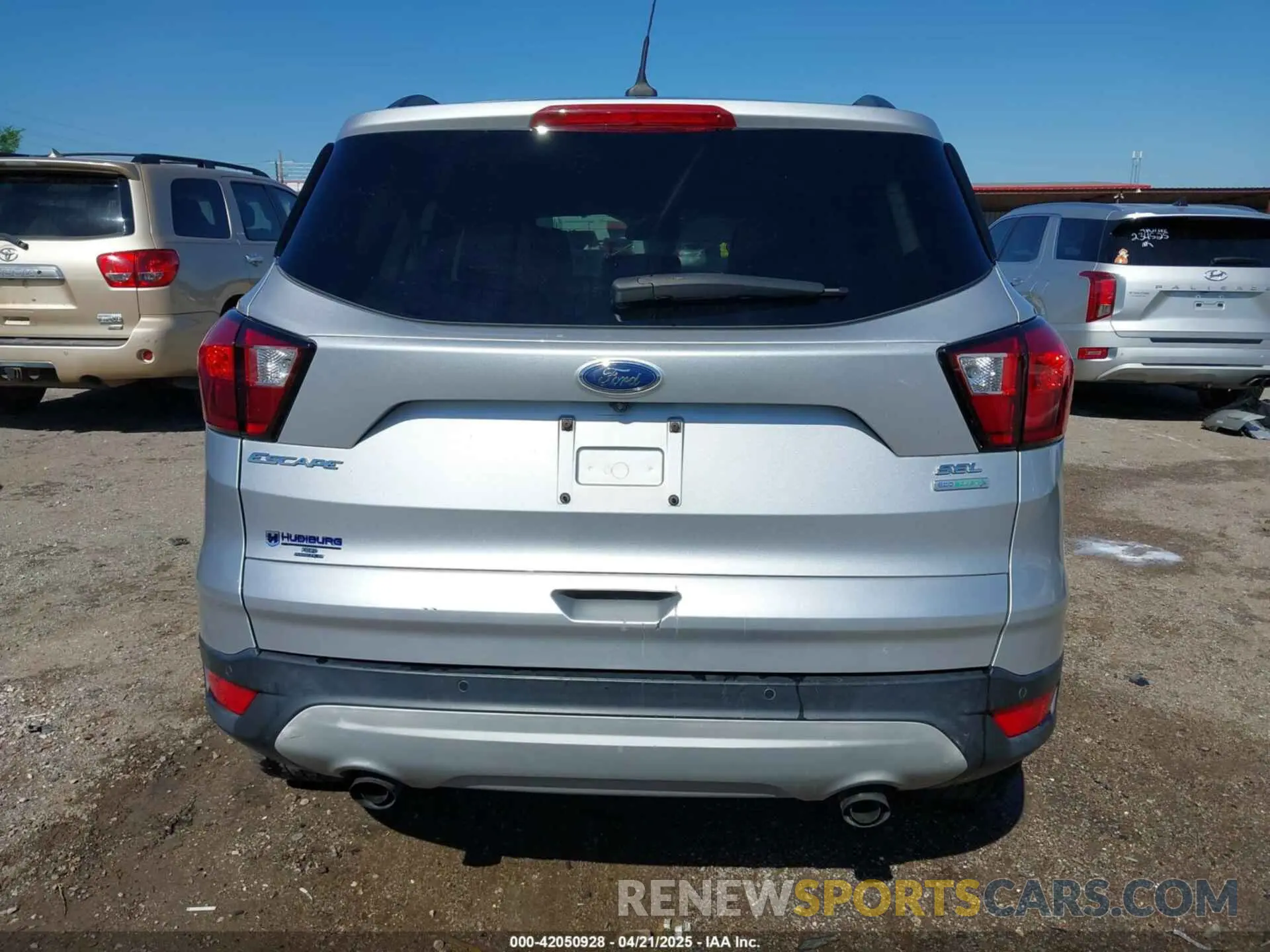 16 Photograph of a damaged car 1FMCU0HDXKUC08077 FORD ESCAPE 2019