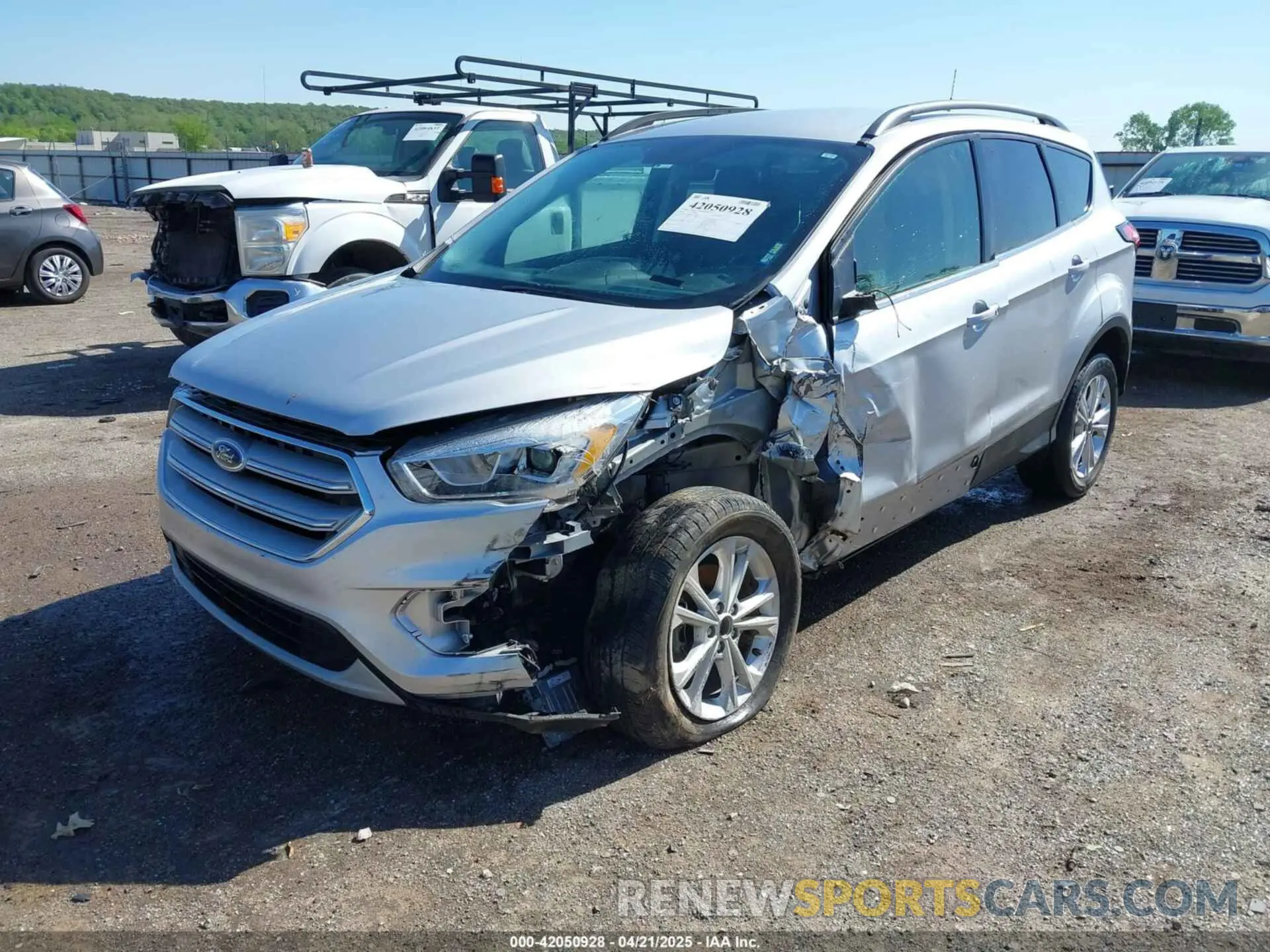 2 Photograph of a damaged car 1FMCU0HDXKUC08077 FORD ESCAPE 2019