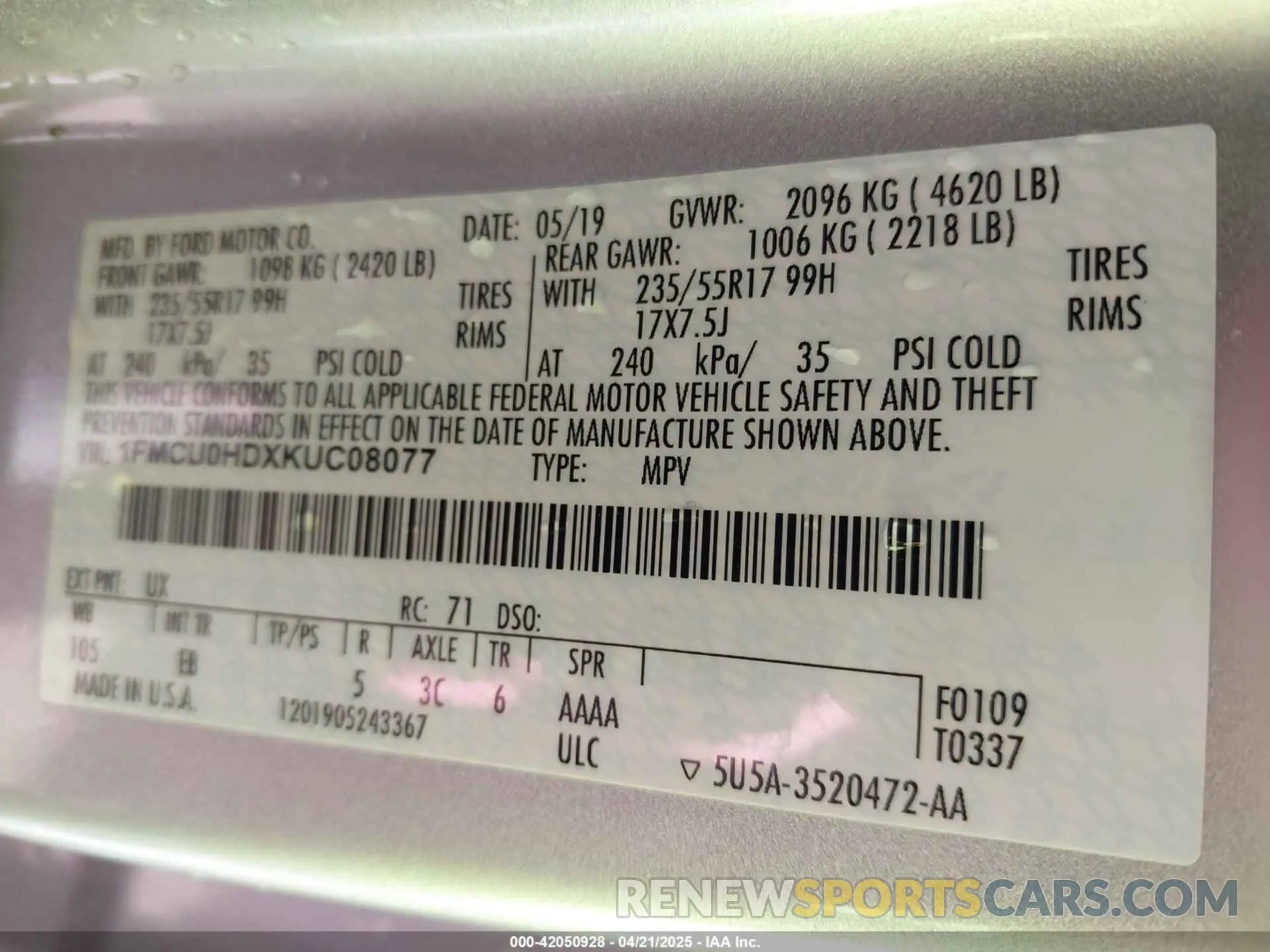9 Photograph of a damaged car 1FMCU0HDXKUC08077 FORD ESCAPE 2019