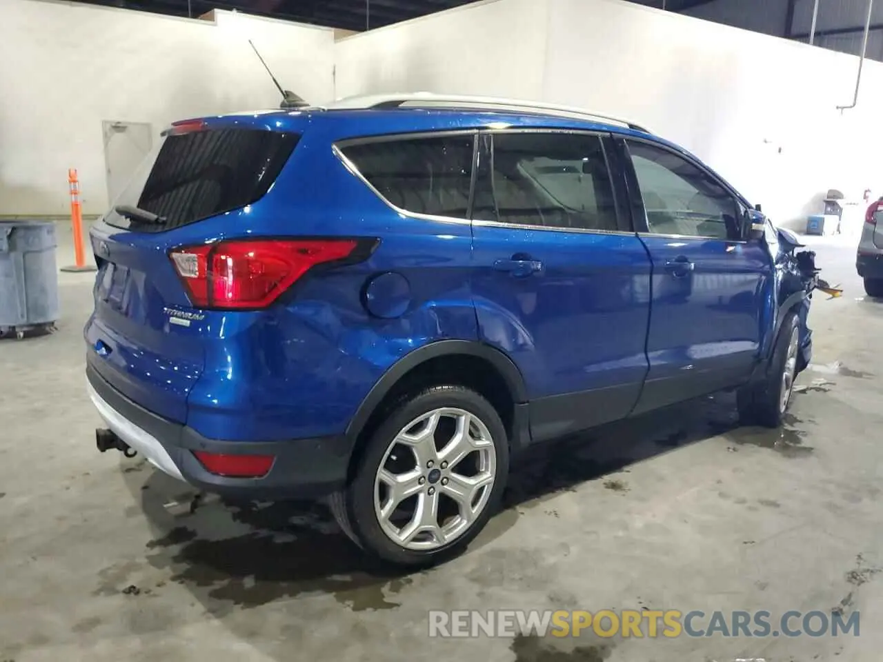 3 Photograph of a damaged car 1FMCU0J91KUB47689 FORD ESCAPE 2019