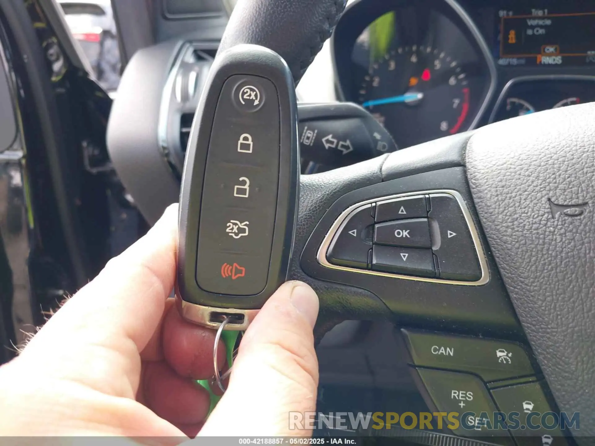 11 Фотография поврежденного автомобиля 1FMCU0J94KUB93601 FORD ESCAPE 2019