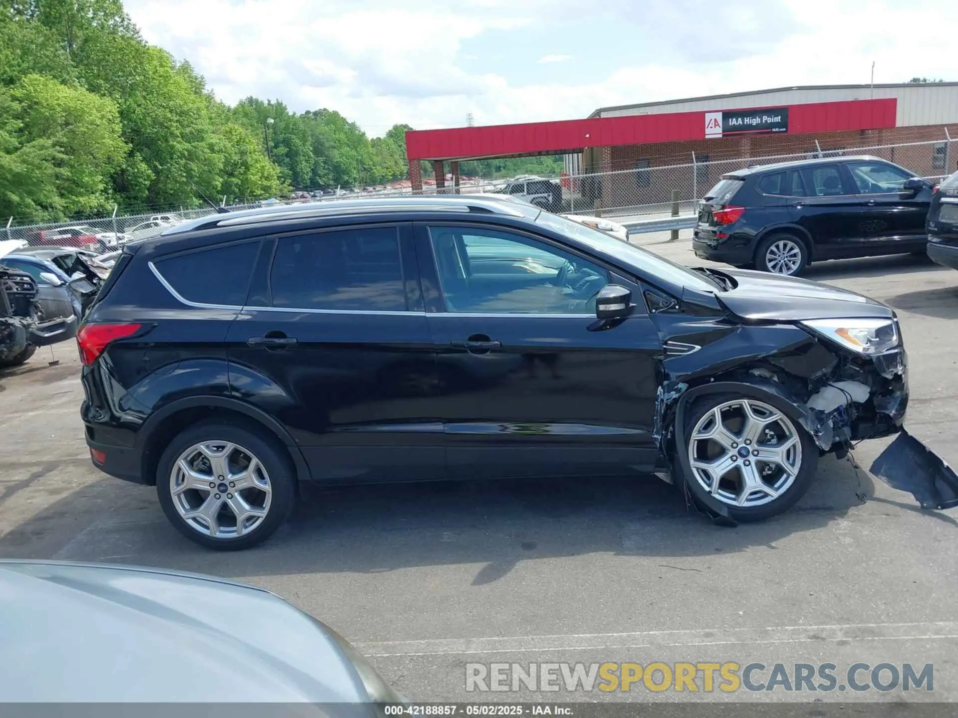 13 Фотография поврежденного автомобиля 1FMCU0J94KUB93601 FORD ESCAPE 2019