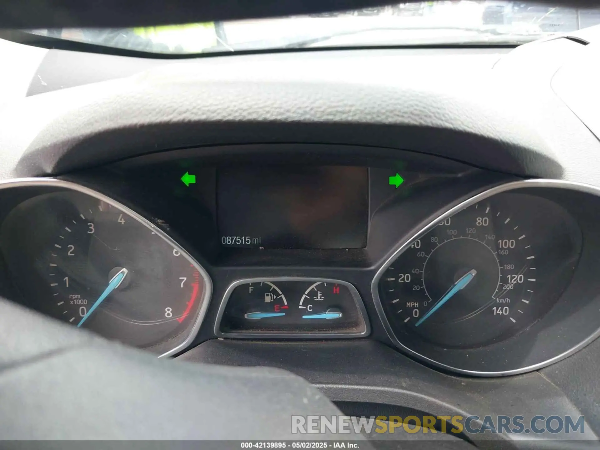 7 Photograph of a damaged car 1FMCU0J94KUC32929 FORD ESCAPE 2019