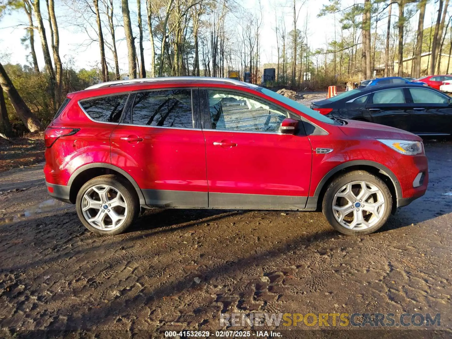 14 Photograph of a damaged car 1FMCU0J95KUA50852 FORD ESCAPE 2019