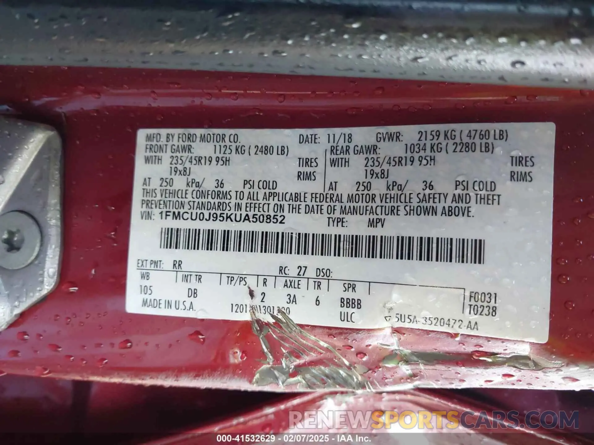 9 Photograph of a damaged car 1FMCU0J95KUA50852 FORD ESCAPE 2019
