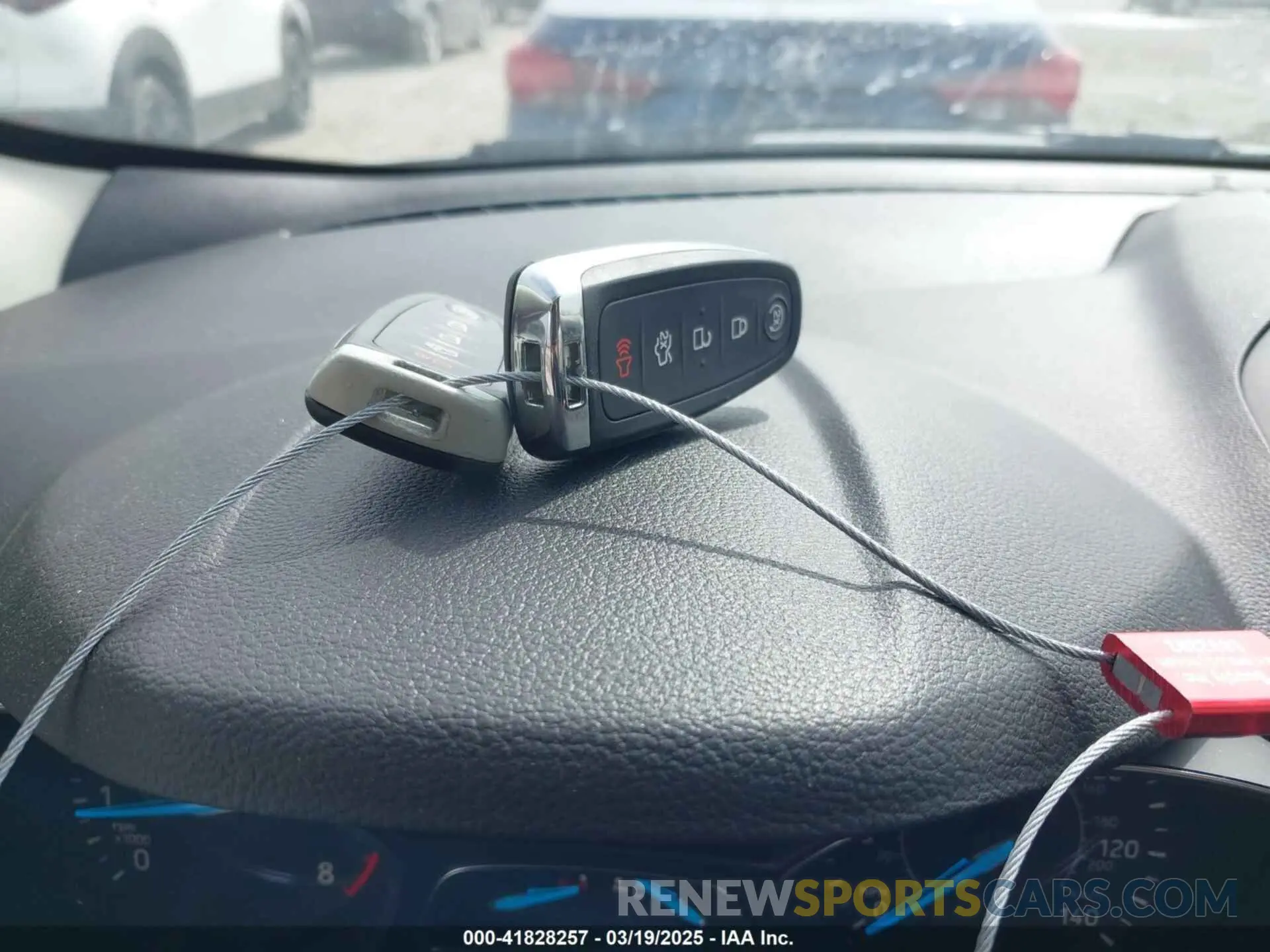 11 Фотография поврежденного автомобиля 1FMCU0J96KUA39858 FORD ESCAPE 2019